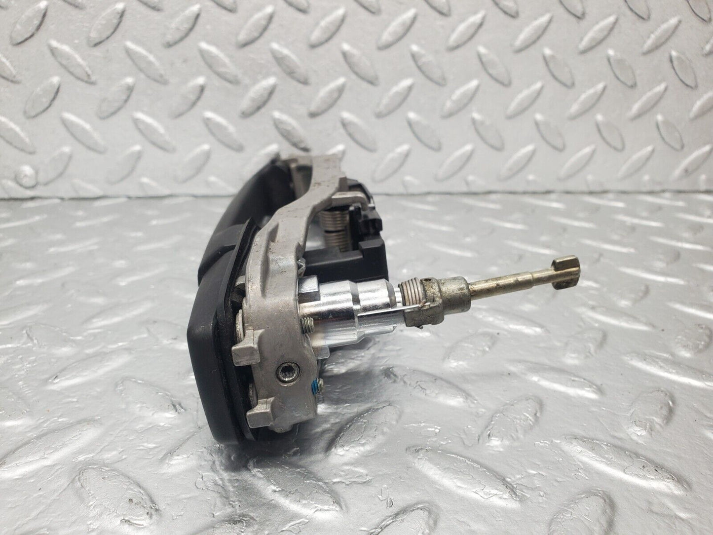 46141 Mercedes-Benz W124 Front Left Exterior Door Handle No Key