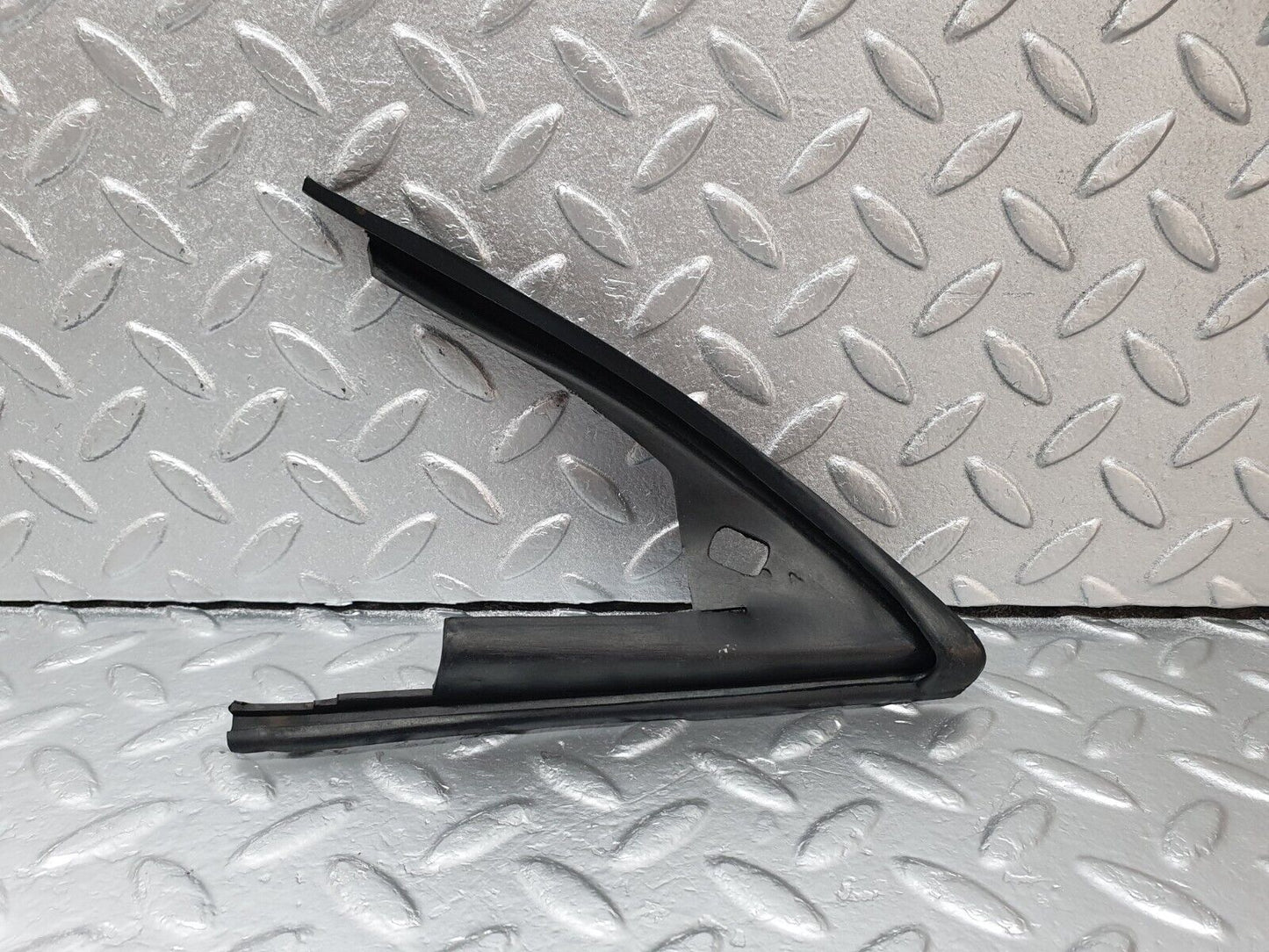 42542 Mercedes-Benz R129 320SL Coupe Right Wing Mirror Inner Rubber Seal