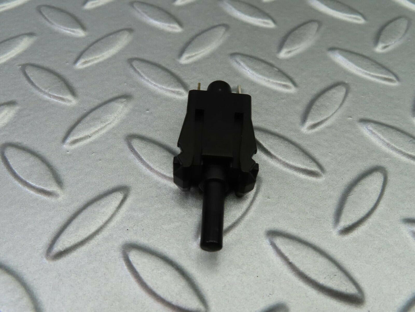 6508 Mercedes-Benz S124 E220 Wagon Door Contact Switch 0015458714