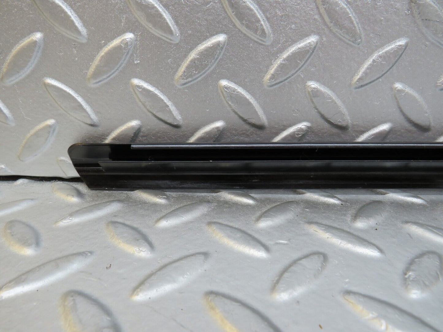 35082 Mercedes-Benz W210 320E Rear Right Door Window Exterior Trim