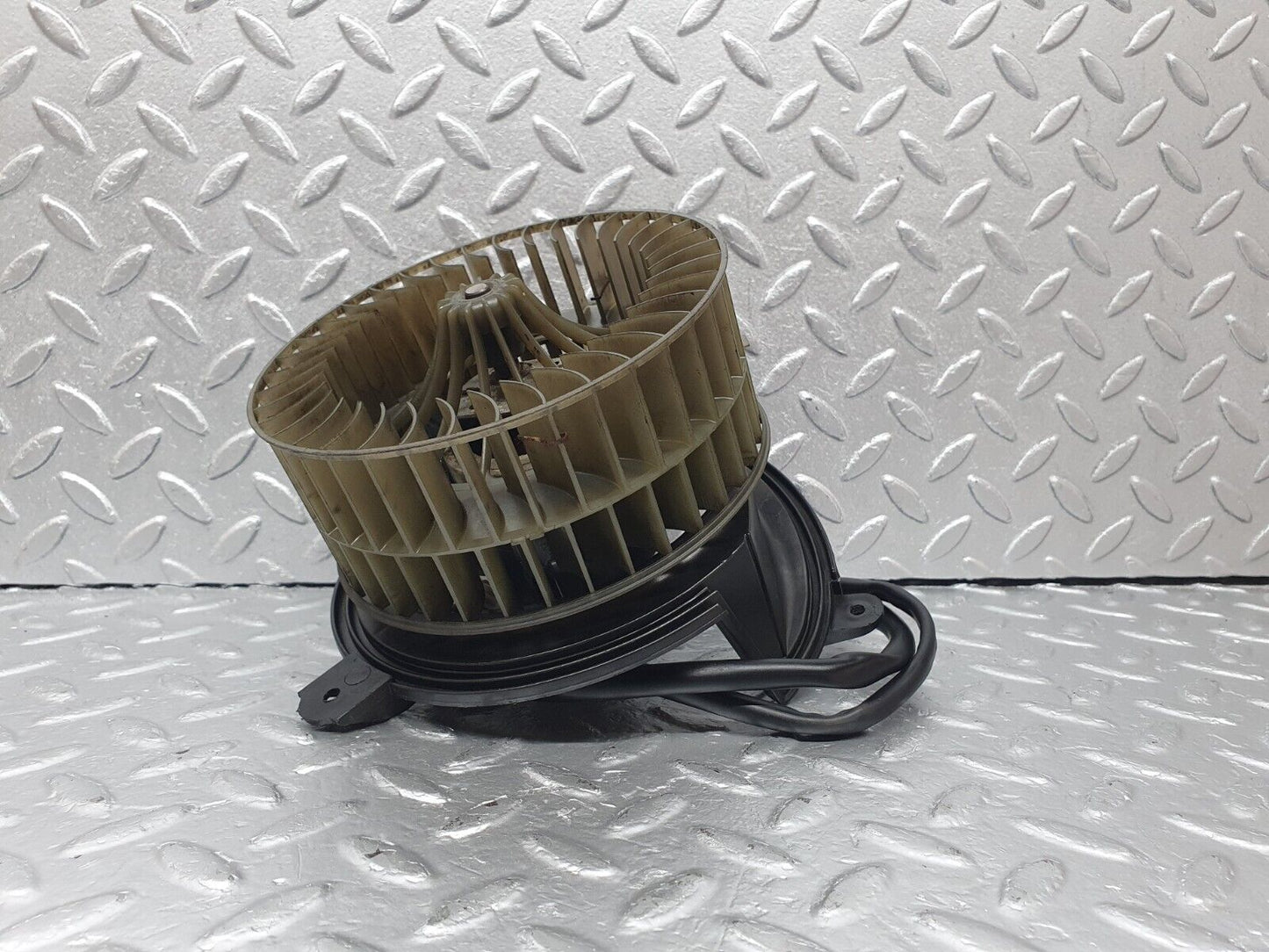 42718 Mercedes-Benz W201 190 Heater Blower Motor Behr 91.484.52.037