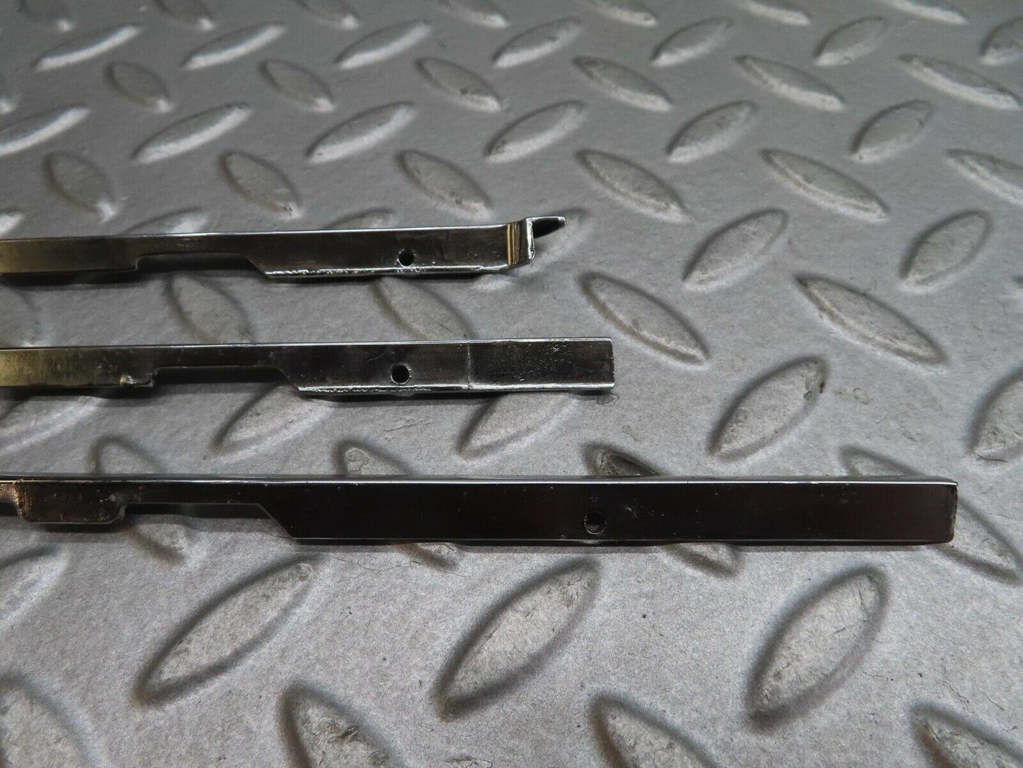 17886 Mercedes-Benz W116 450SEL Dashboard Chrome Trim