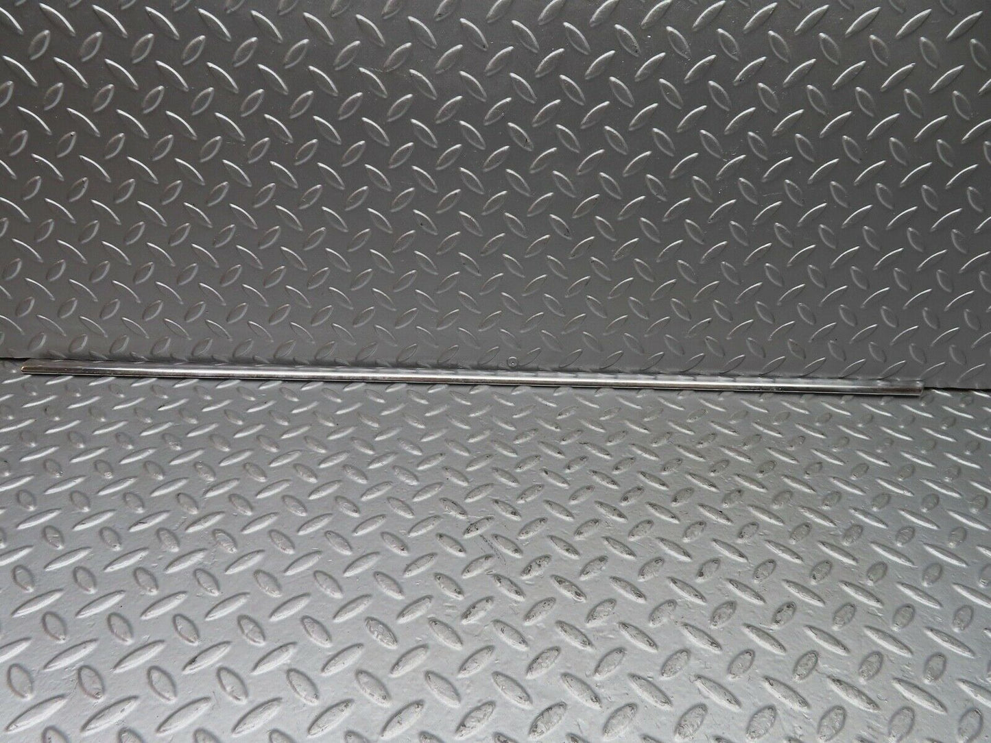 21040 Mercedes-Benz W123 230E Front Left Door Chrome Moulding Trim