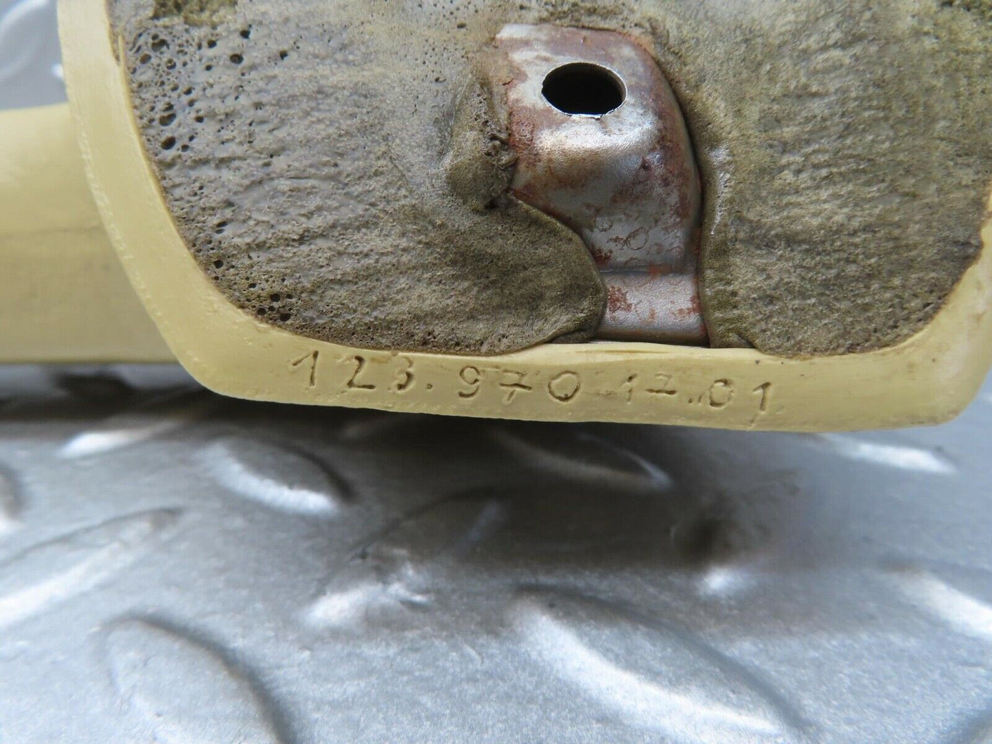 13453 Mercedes-Benz W123 200 Interior Door Handle Front Left Cream 1239701701
