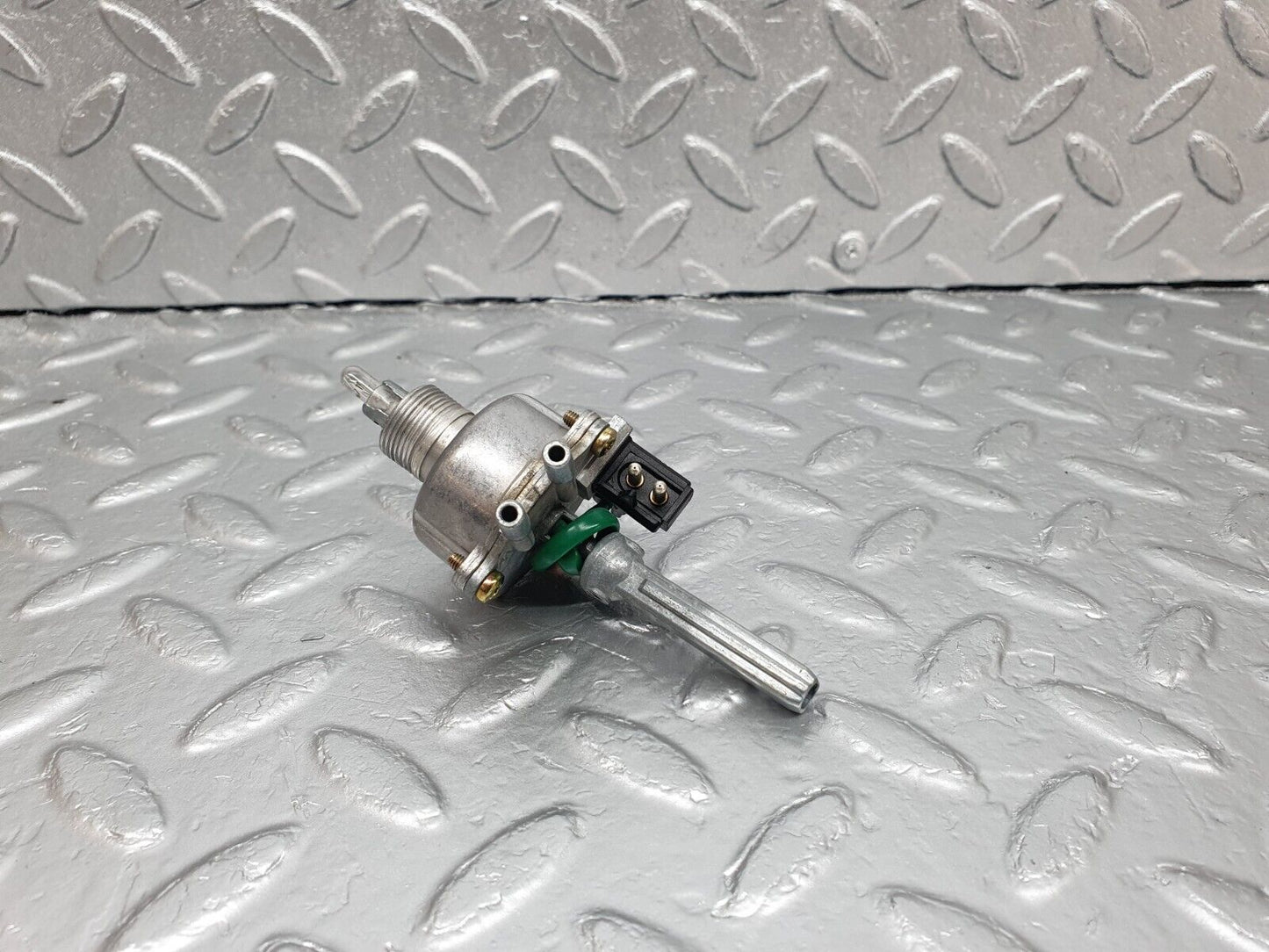 42900 Mercedes-Benz W201 190 2.0L Heater Control Switch