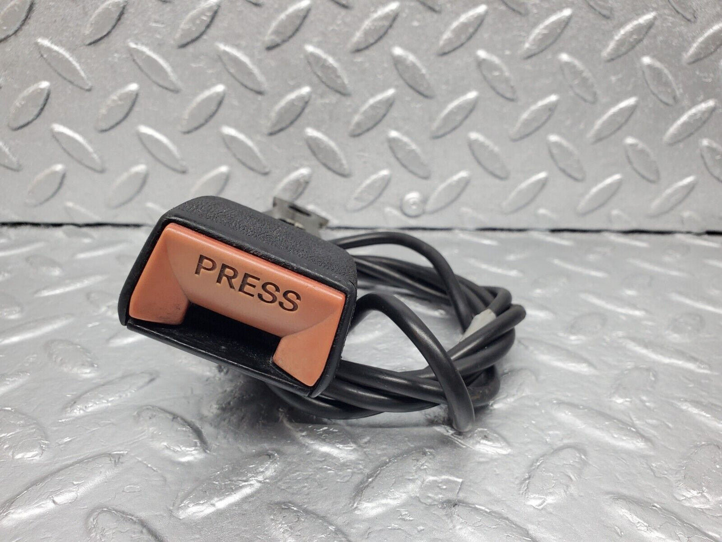 45864 Mercedes-Benz W126 420SE Front Left Seat Belt With Buckle 1268603986 1268680011 1268604096