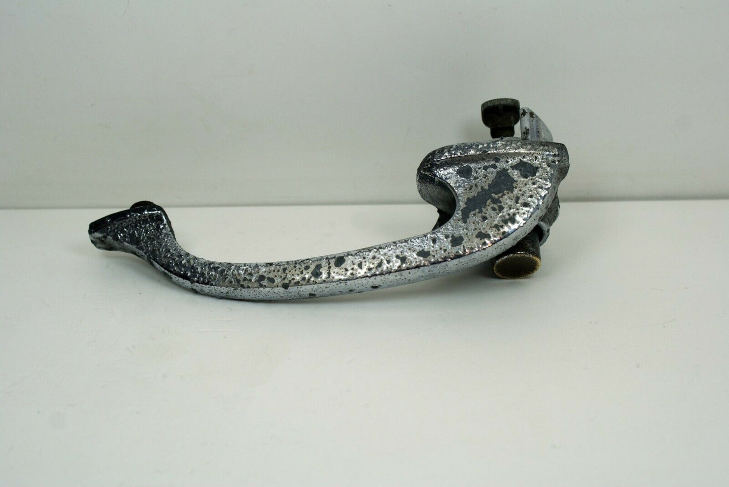 2069 Mercedes-Benz W105 219 PONTON Rear Left Door Handle
