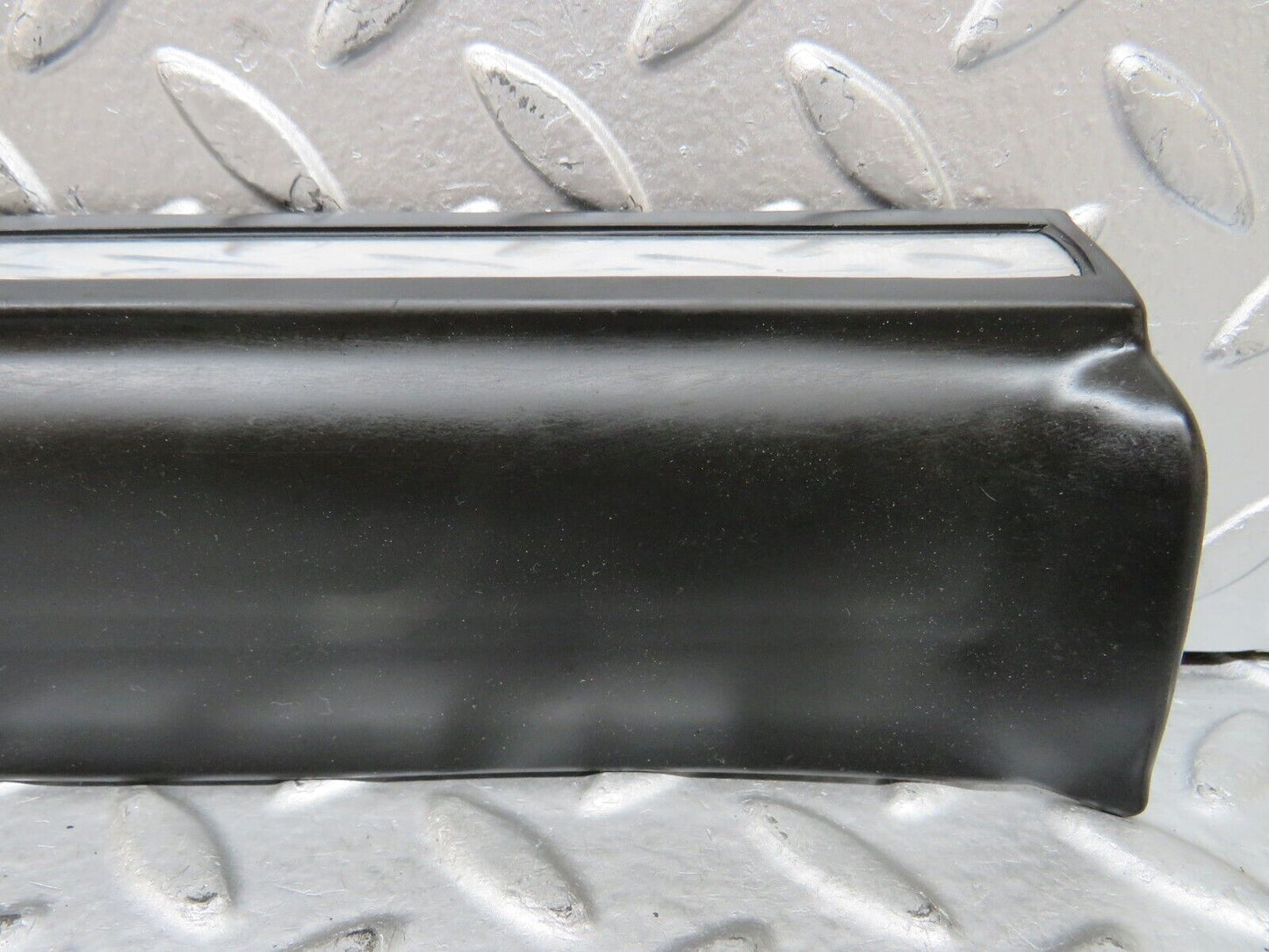 27245 Mercedes-Benz W123 280E Front Left Fender Wing Lower Moulding Trim