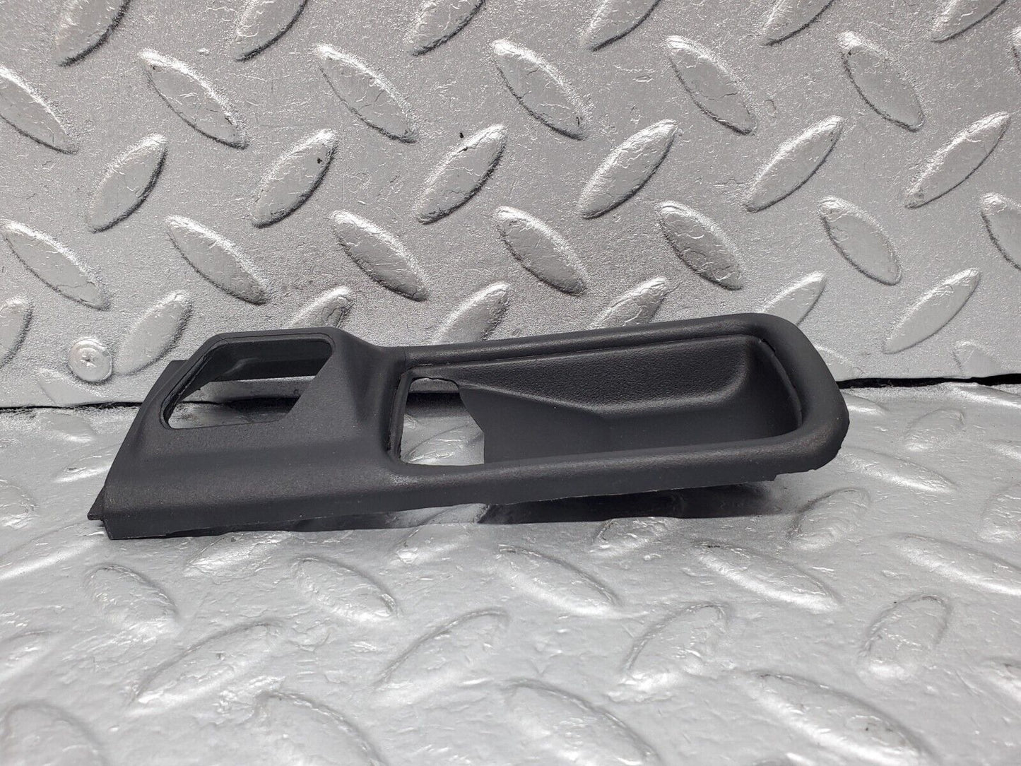 45894 Mercedes-Benz W126 420SE Front Interior Door Handle Frame Left 1267660111
