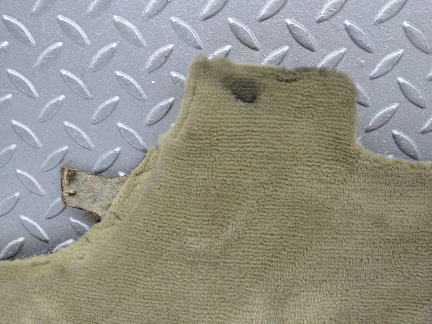 36591 Mercedes-Benz W201 190E 2.0L Centre Console Carpet Right Side Beige