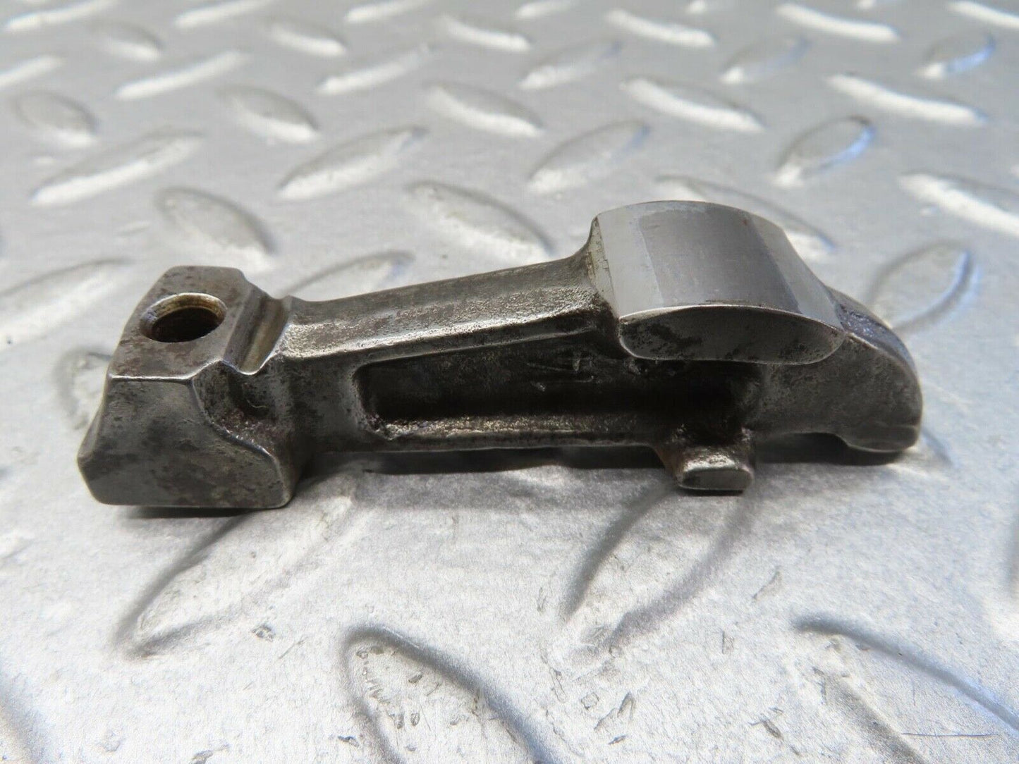 13375 Mercedes-Benz W111 230S Valve Rocker Arm With Retaining Spring