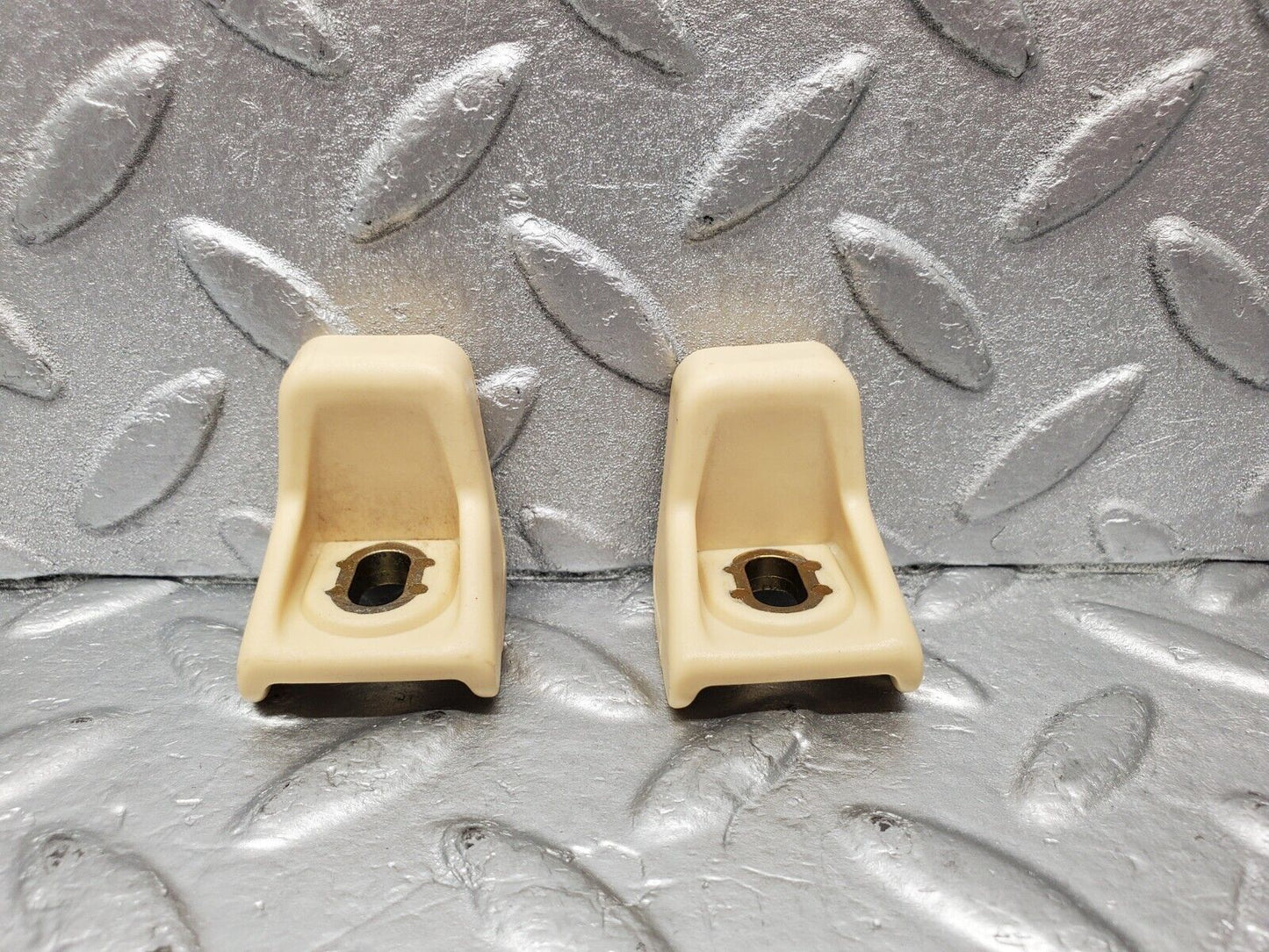47008 Mercedes-Benz R129 320SL Coupe Rear Seat Holder