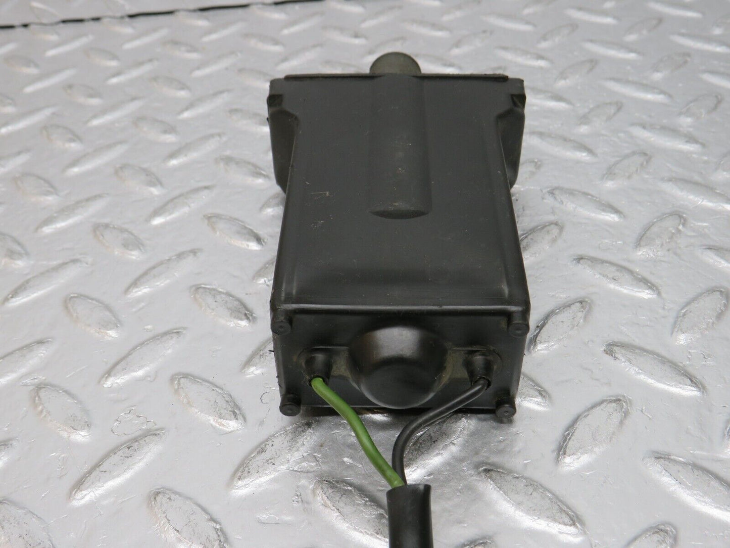 32256 Mercedes-Benz C107 350SLC Coupe Sunroof Motor Bosch 0130830001