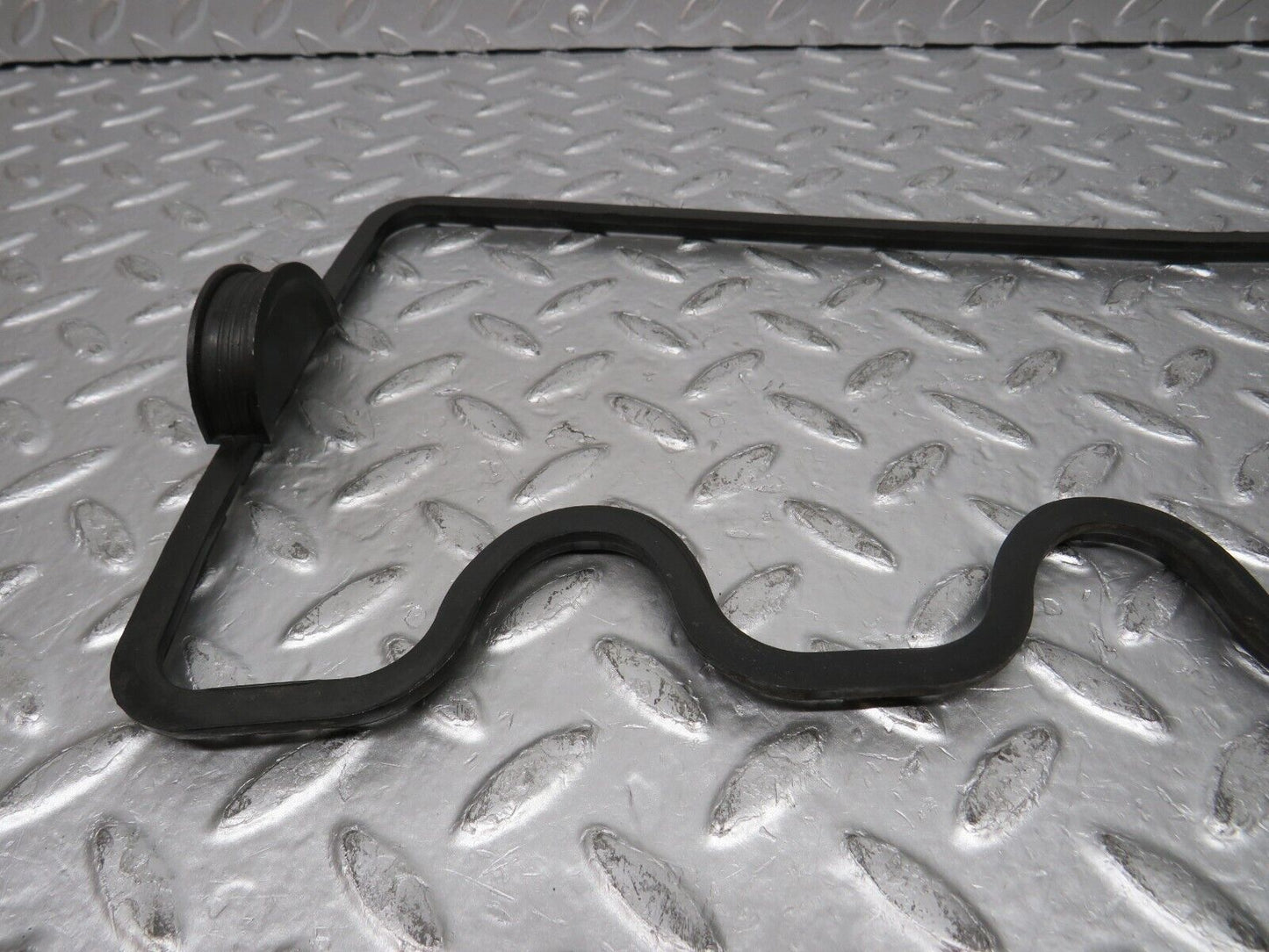 30887 Mercedes-Benz W201 190E Engine Rocker Cover Gasket