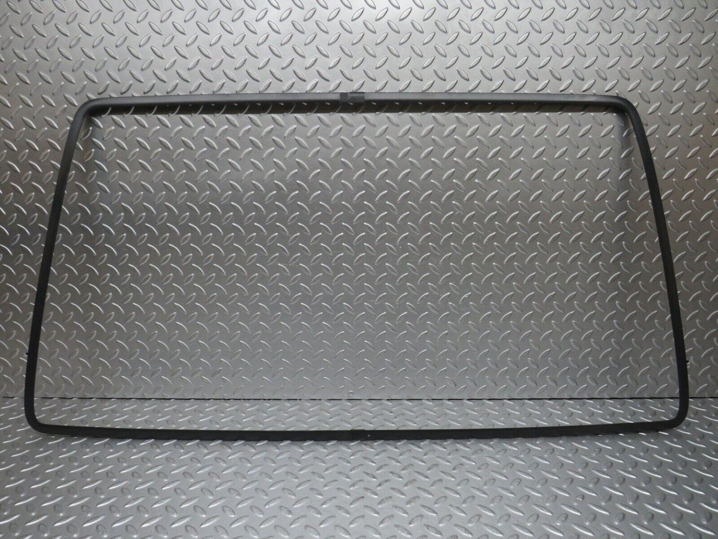 32313 Mercedes-Benz S124 300TE Wagon Tailgate Windscreen Frame