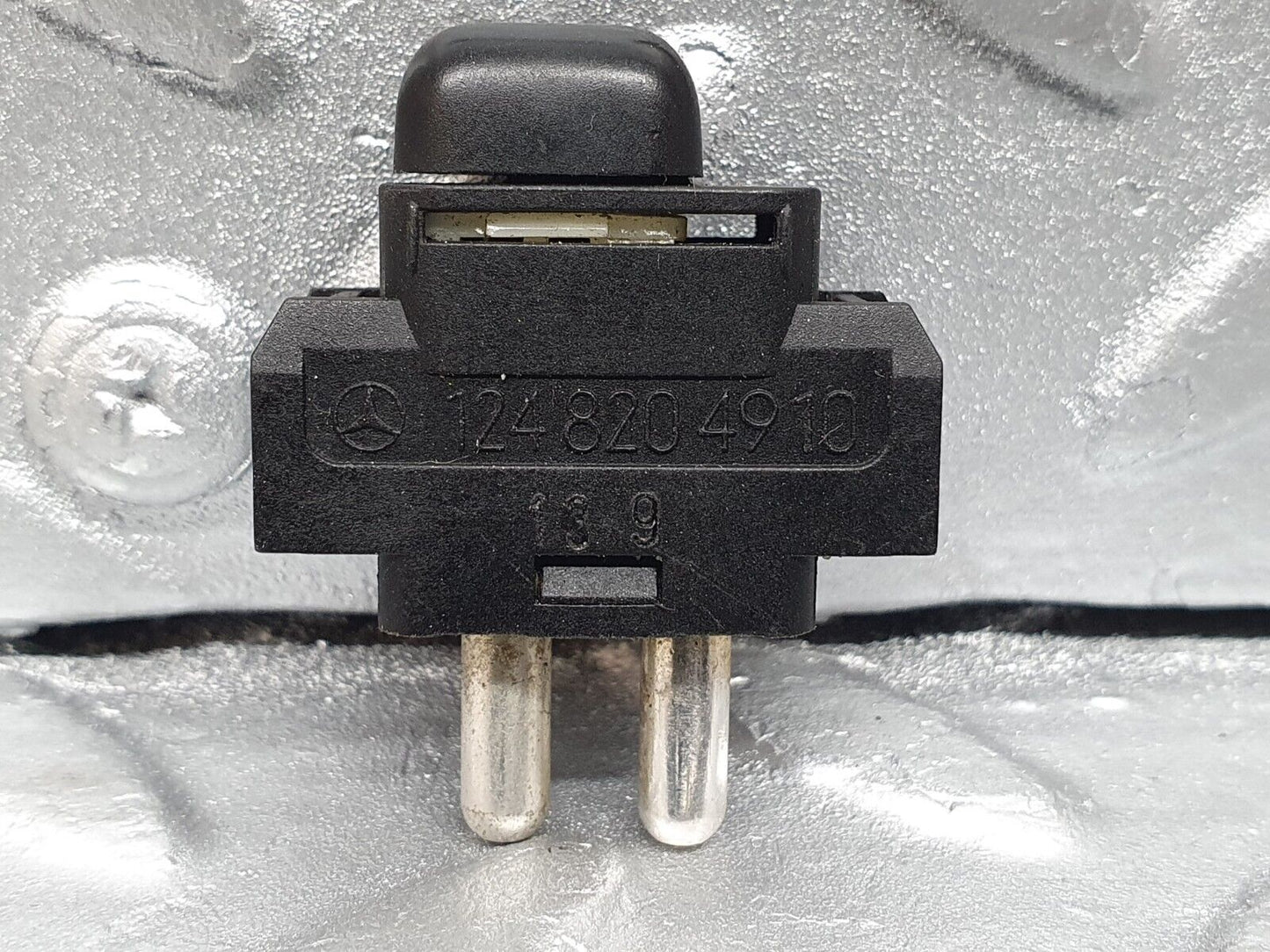 41650 Mercedes-Benz W124 200E Child Lock Control Switch 1248204910