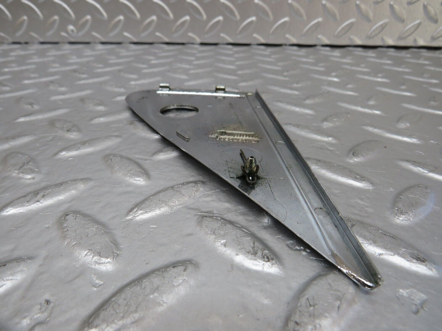 25558 Mercedes-Benz W123 200 Mirror Triangle Cover Right 1237250811