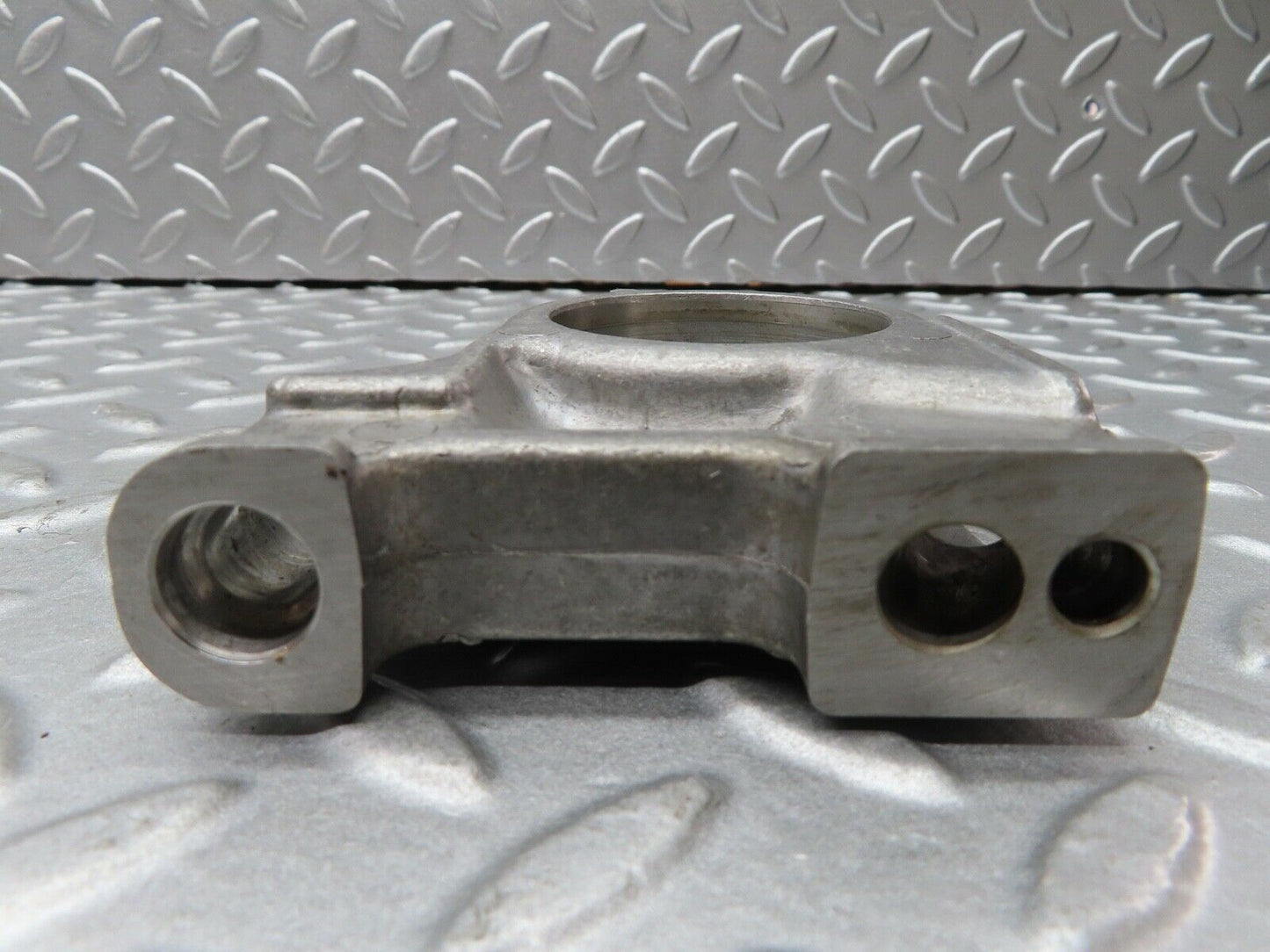 17727 Mercedes-Benz W116 450SEL Camshaft Tower Bearing 1160514312