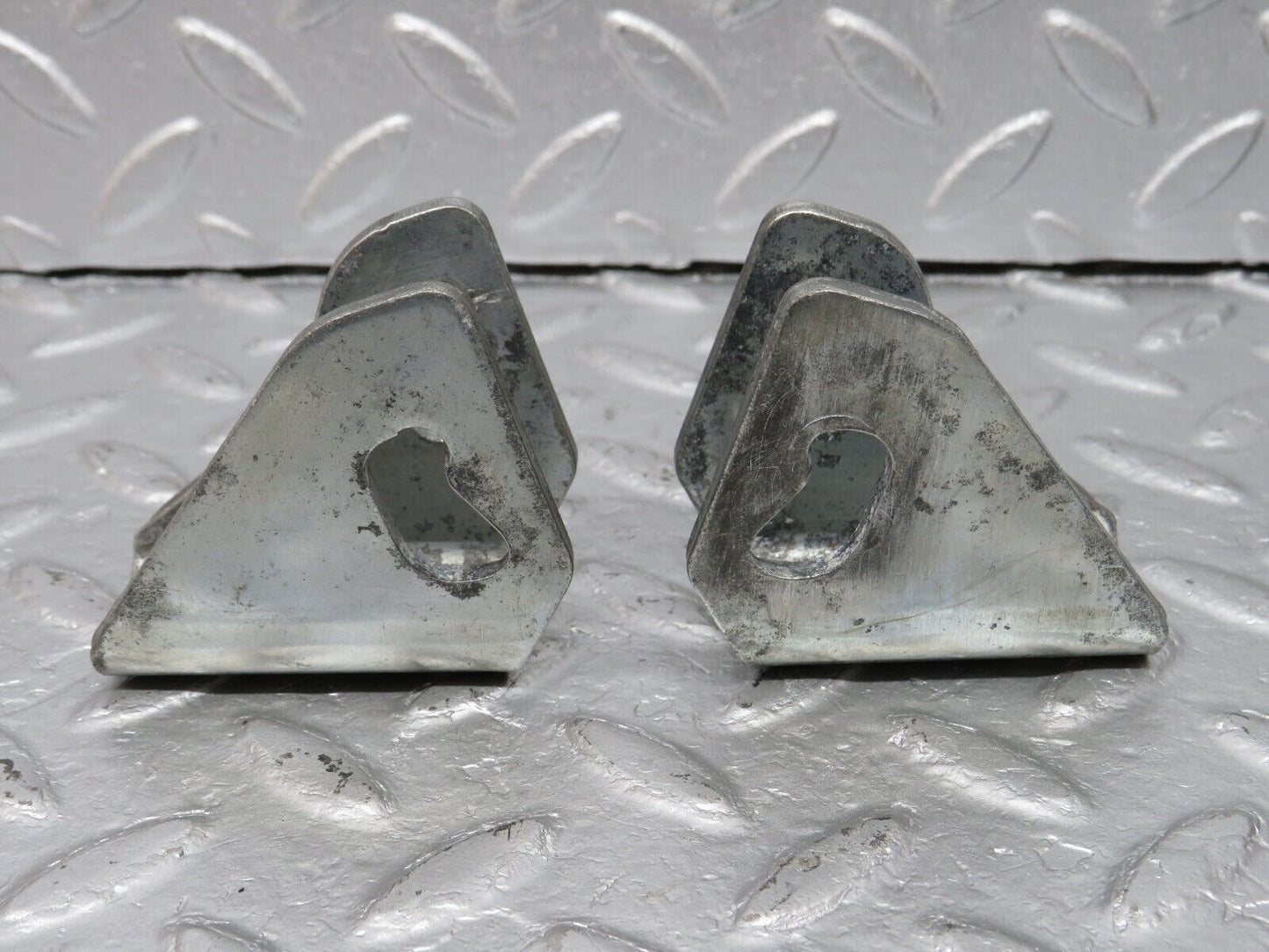 40053 Mercedes-Benz R107 350SL Soft Top Bracket Pair