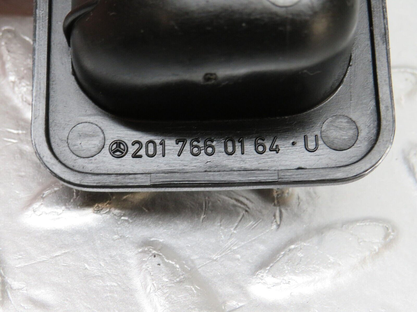 33645 Mercedes-Benz W201 190E 2.0L Left Interior Door Handle 2017660164