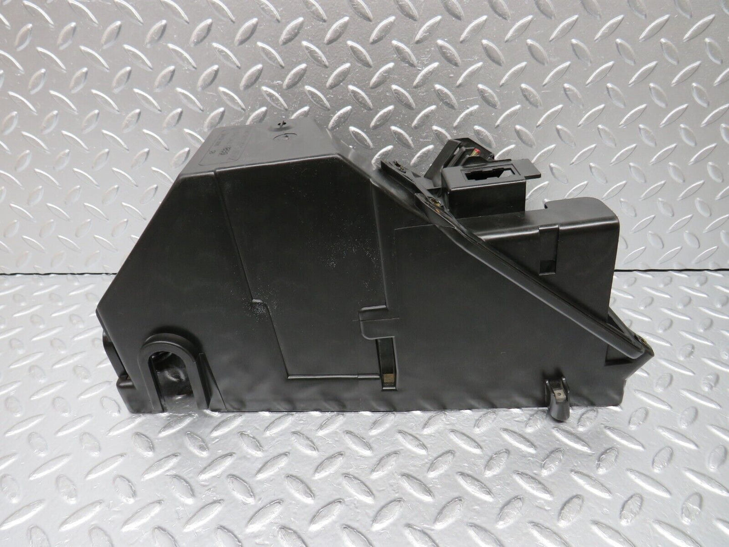 30410 Mercedes-Benz W124 230E Fuse Box 1245401850