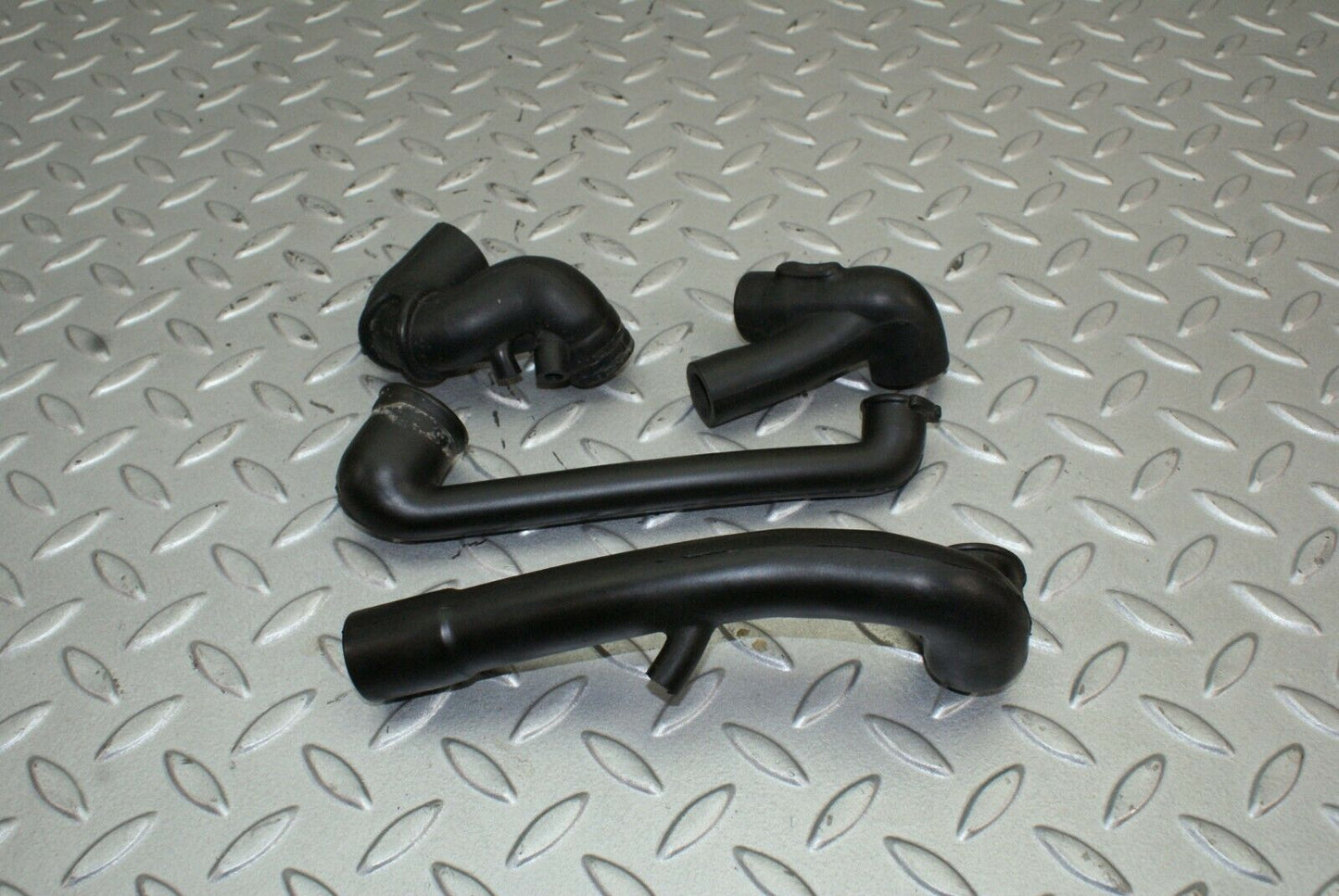 2607 Mercedes-Benz W116 350SE 4x Intanke Hose Crankcase Hose Pipe