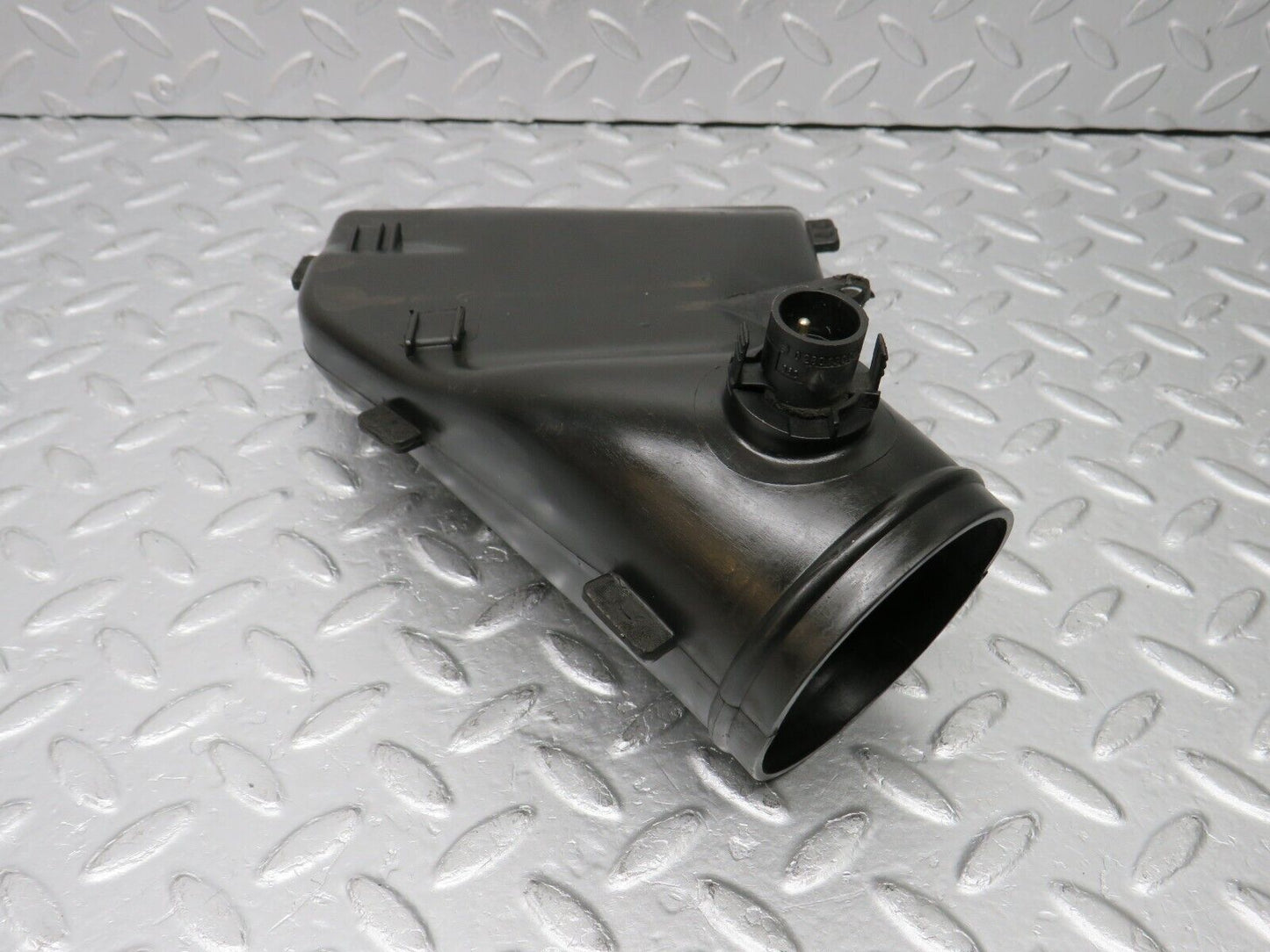 38779 Mercedes-Benz W201 190E 2.6L Air Intake Suction Pipe With Temperature Sensor 1030940511 0280130047