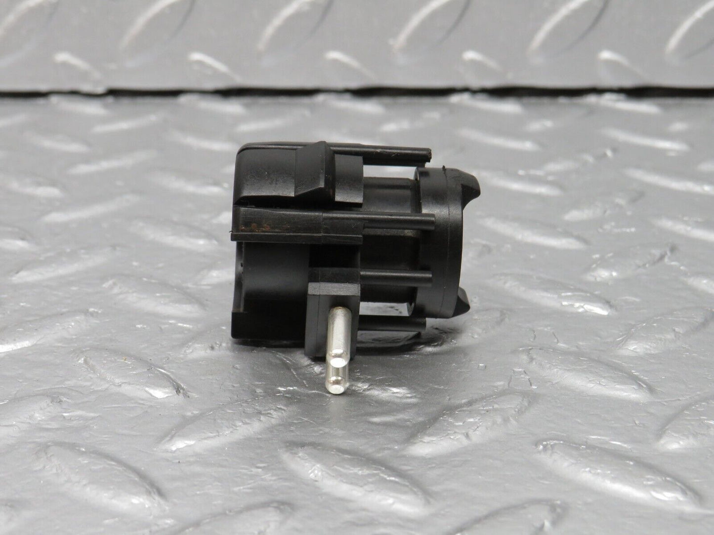 40683 Mercedes-Benz W123 300D Kick Down Switch 0015456314