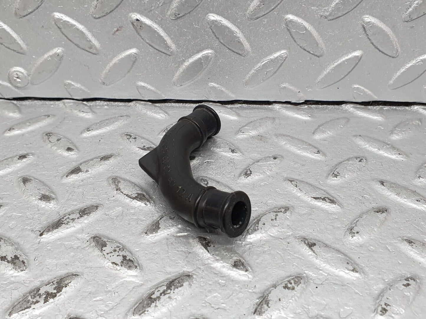 41250 Mercedes-Benz W126 300SE Engine Crankcase Breather Hose 1030940082