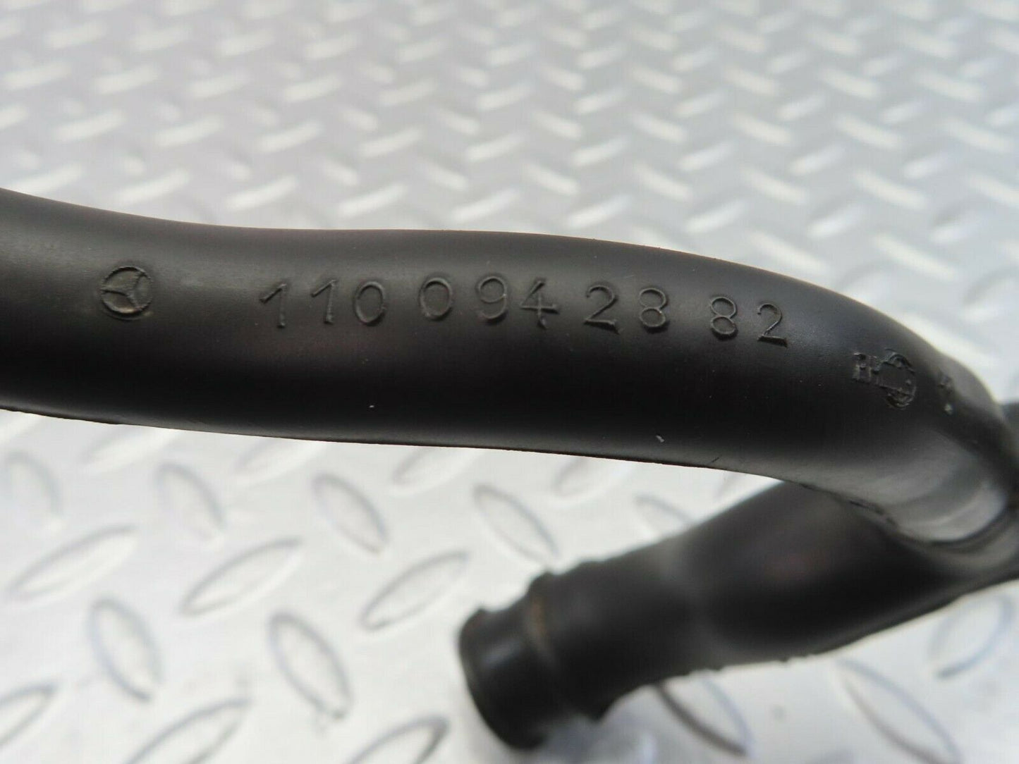 9832 Mercedes-Benz C123 280CE Coupe Air Intake Pipe 1100942882