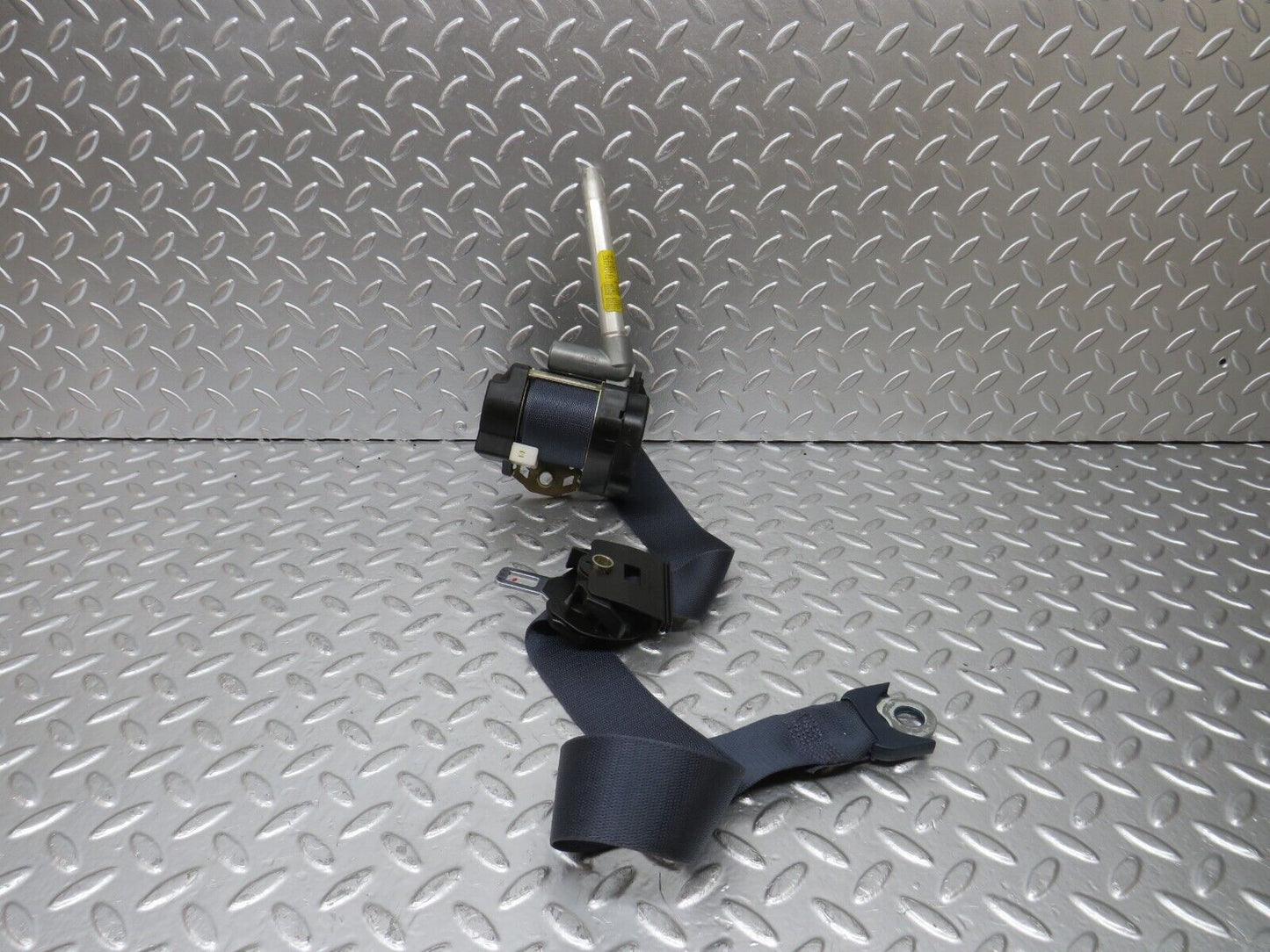 25074 Mercedes-Benz W140 S320 Front Left Seat Belt Blue 2018680222