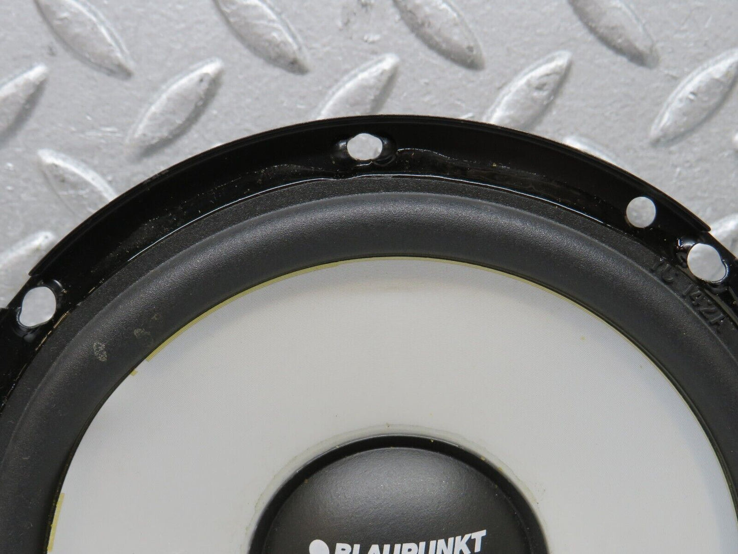 37863 Mercedes-Benz A124 320E Cabriolet Front Left Door Speaker Blaupunkt 7606254000