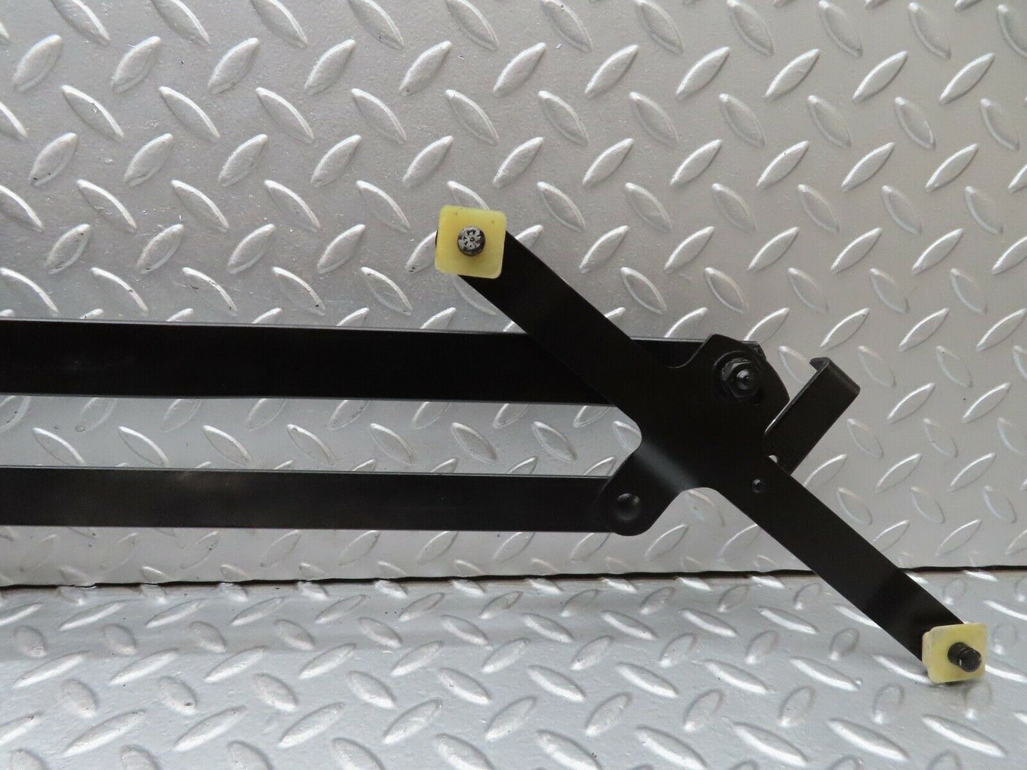 18416 Mercedes-Benz W111 220SE Coupe Front Right Manual Window Regulator