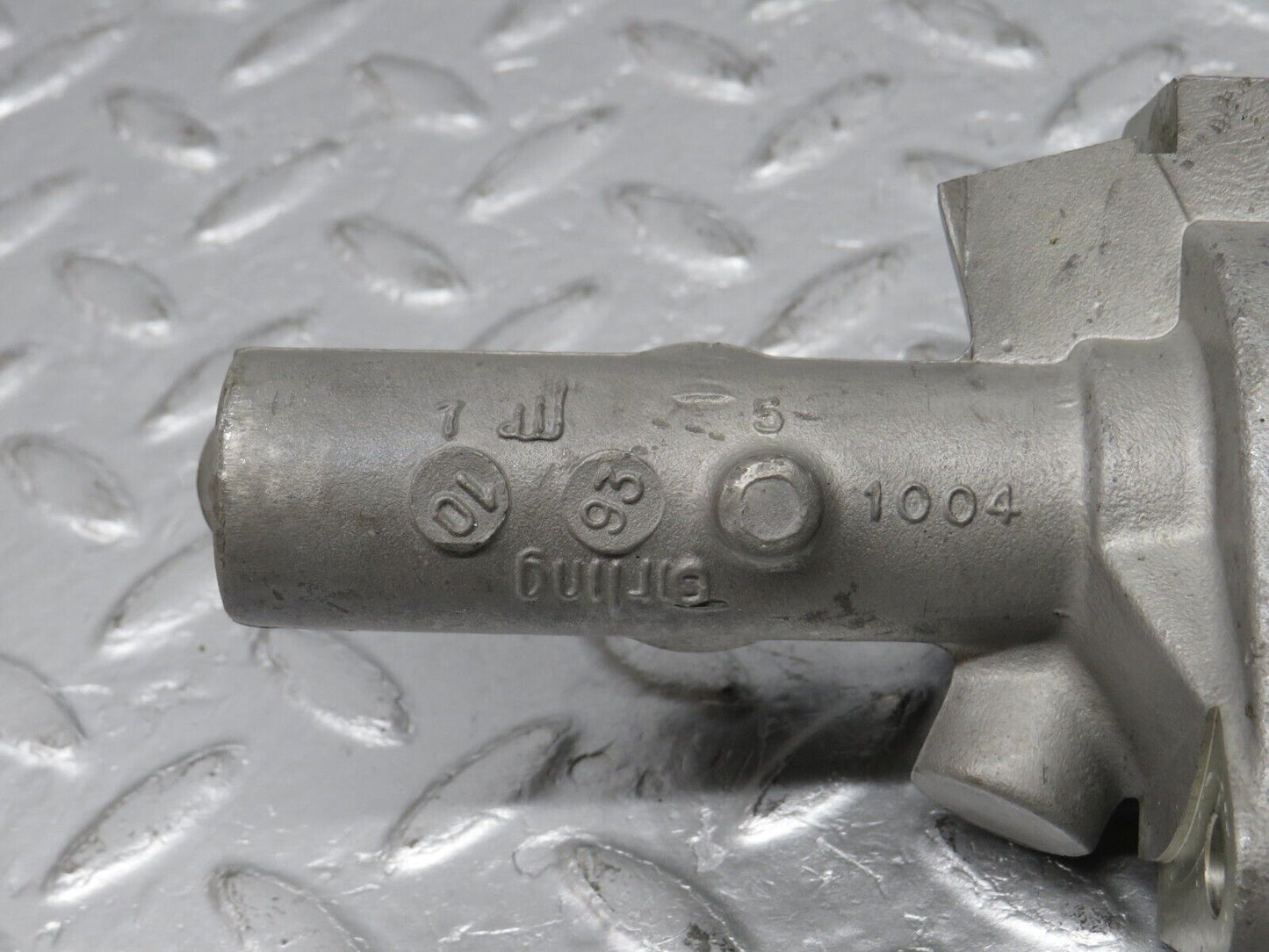 38438 Mercedes-Benz R129 280SL Coupe Brake Master Cylinder Girling