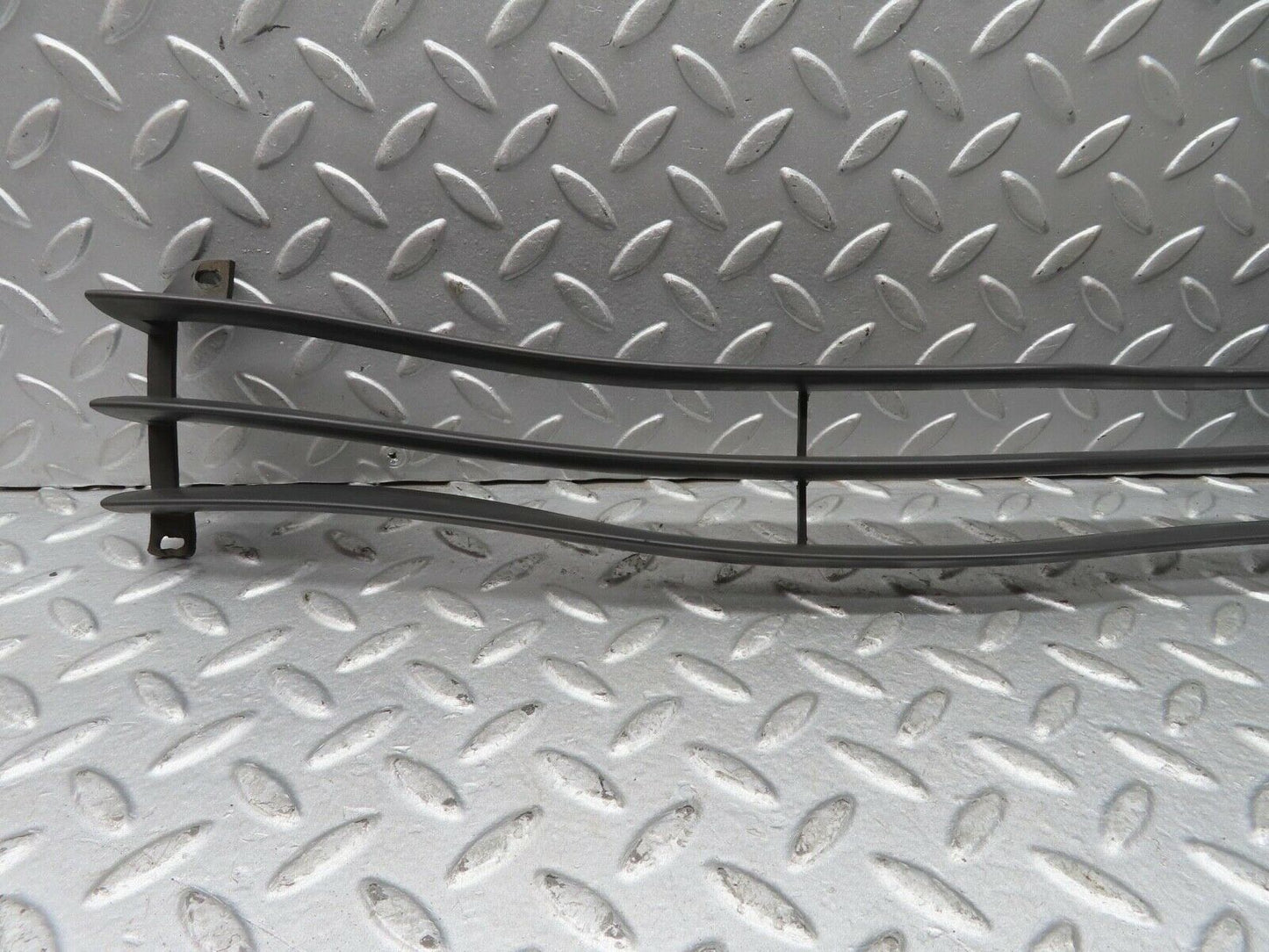 13904 Mercedes-Benz C107 280SLC Front Bumper Lower Grill