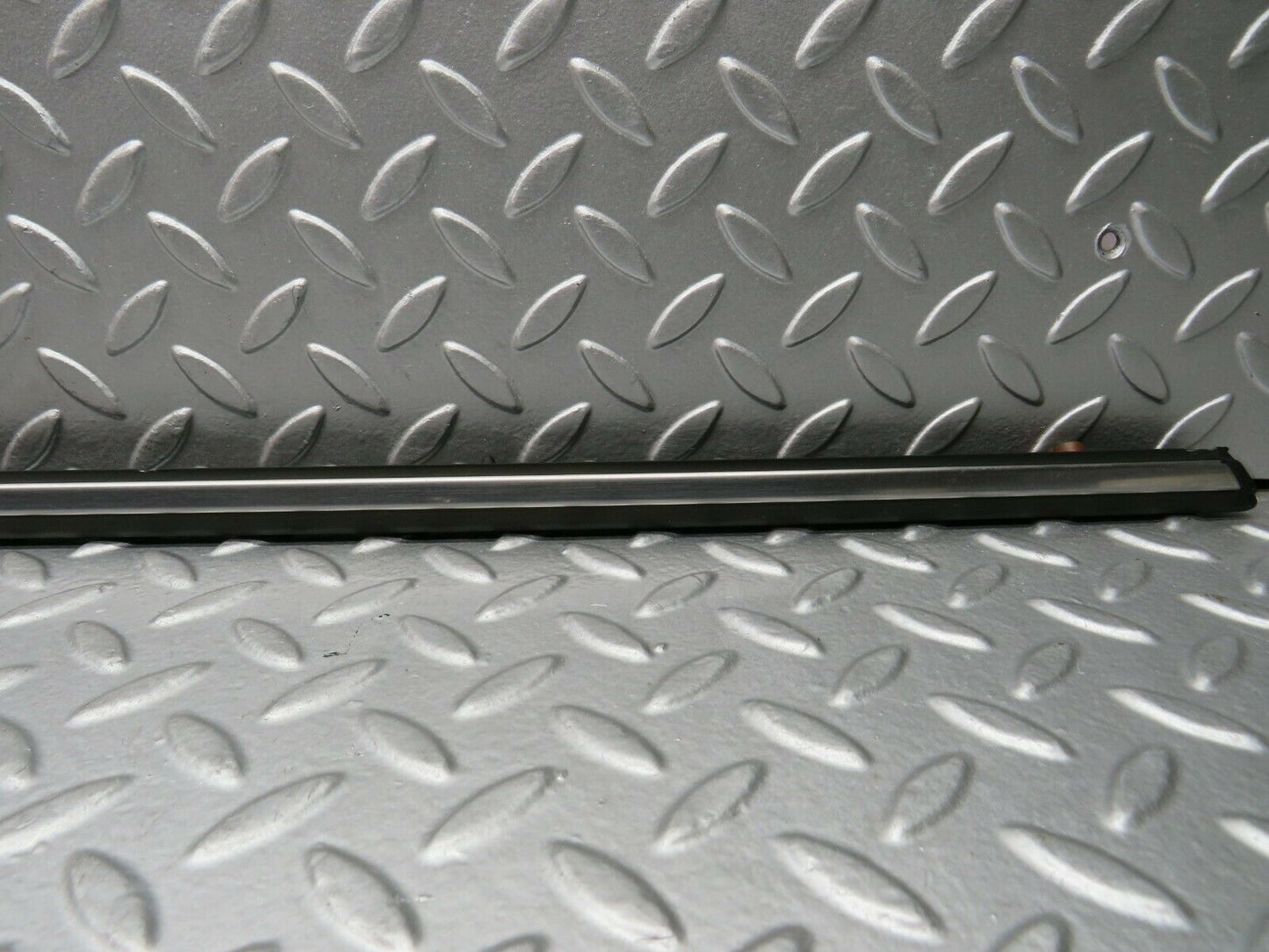 22023 Mercedes-Benz S123 280TE Front Left Fender Wing Centre Moulding Trim