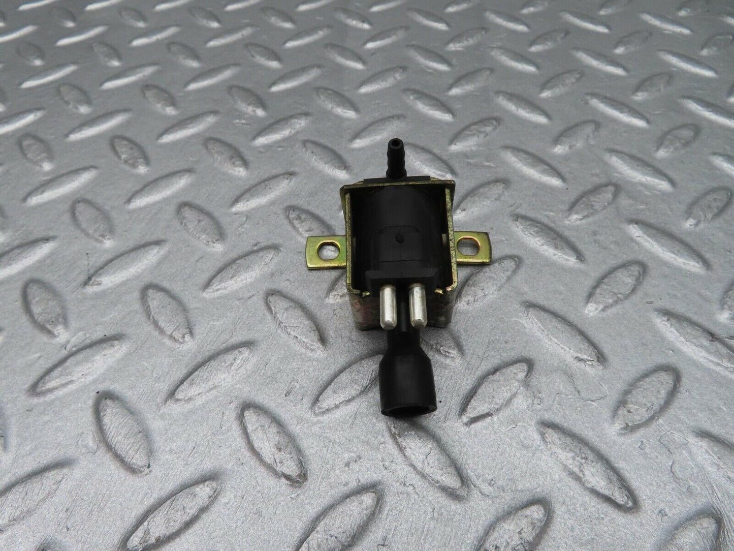 11997 Mercedes-Benz R129 300SL Coupe Vacuum Control Valve Pierburg 0015407097