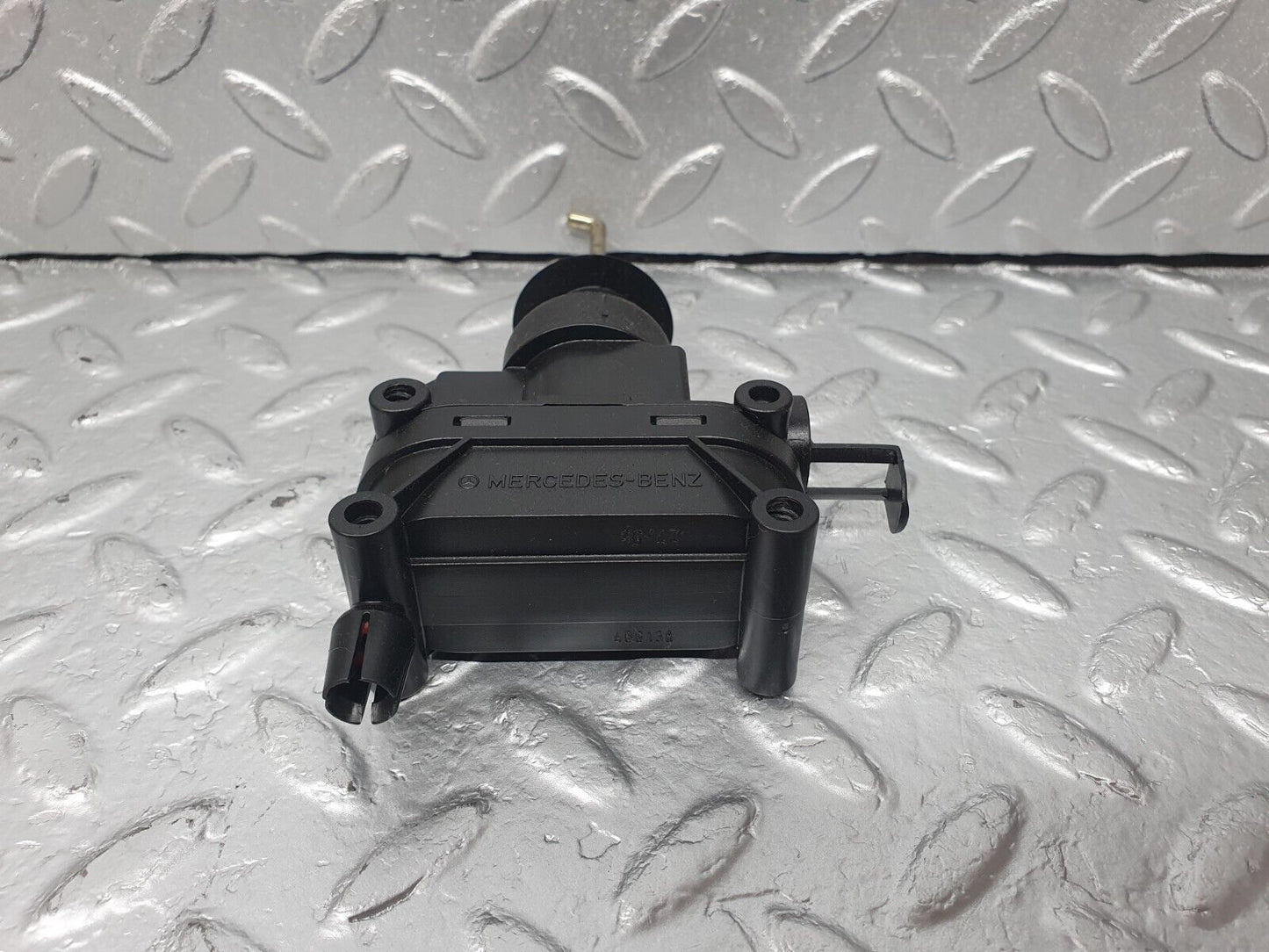 42479 Mercedes-Benz R129 320SL Coupe Left Door Lock Vacuum Actuator