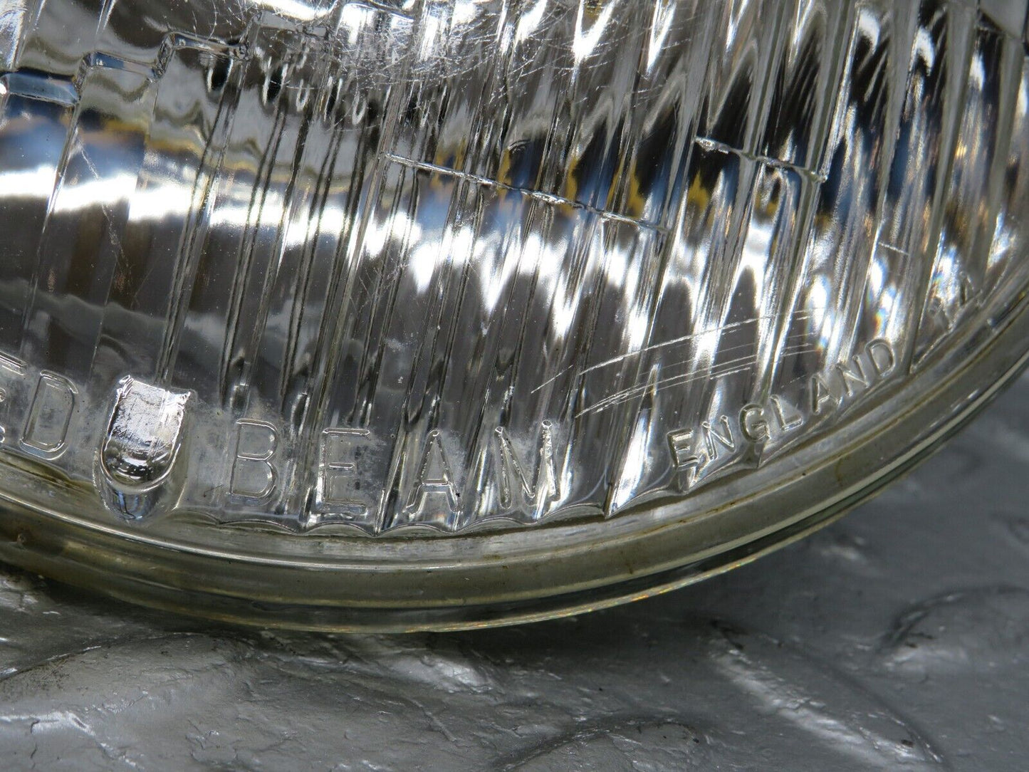 40366 Mercedes-Benz W110 230 Headlight Sealed Beam Lucas 7285