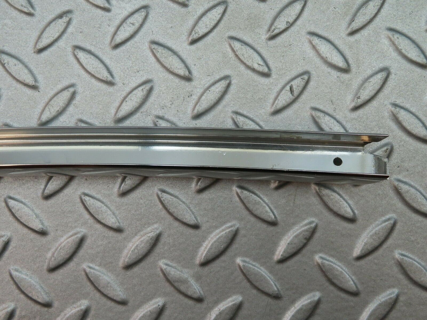 6135 Mercedes-Benz W126 380SE Rear Right Chrome Window Channel 1267300219