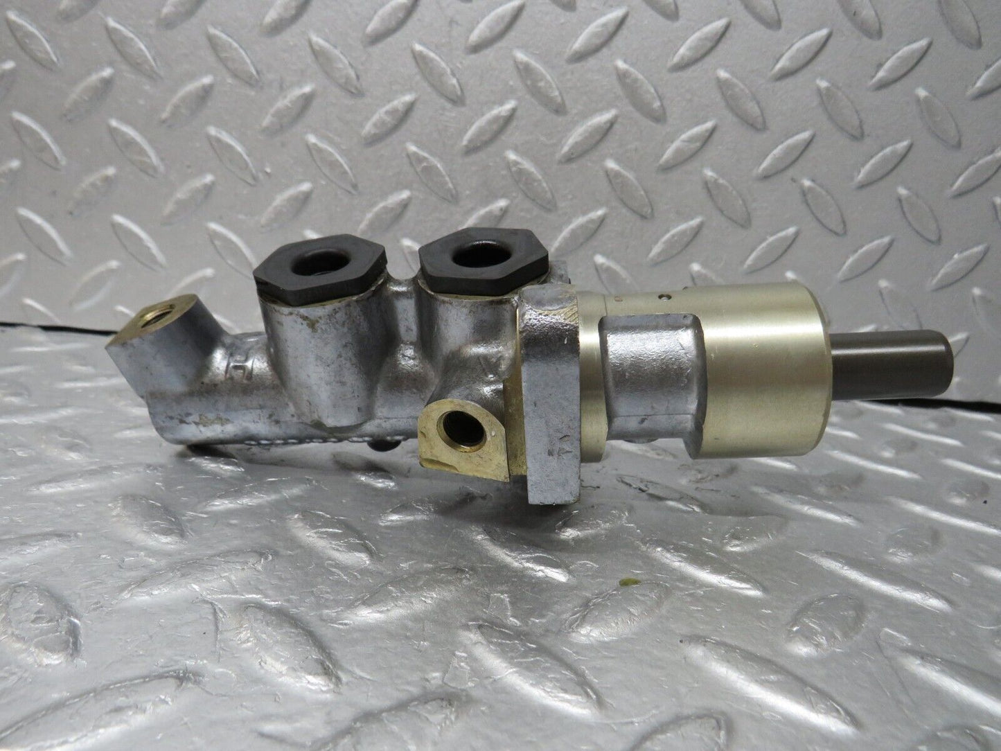 37010 Mercedes-Benz C126 420SEC Coupe Brake Master Cylinder Girling
