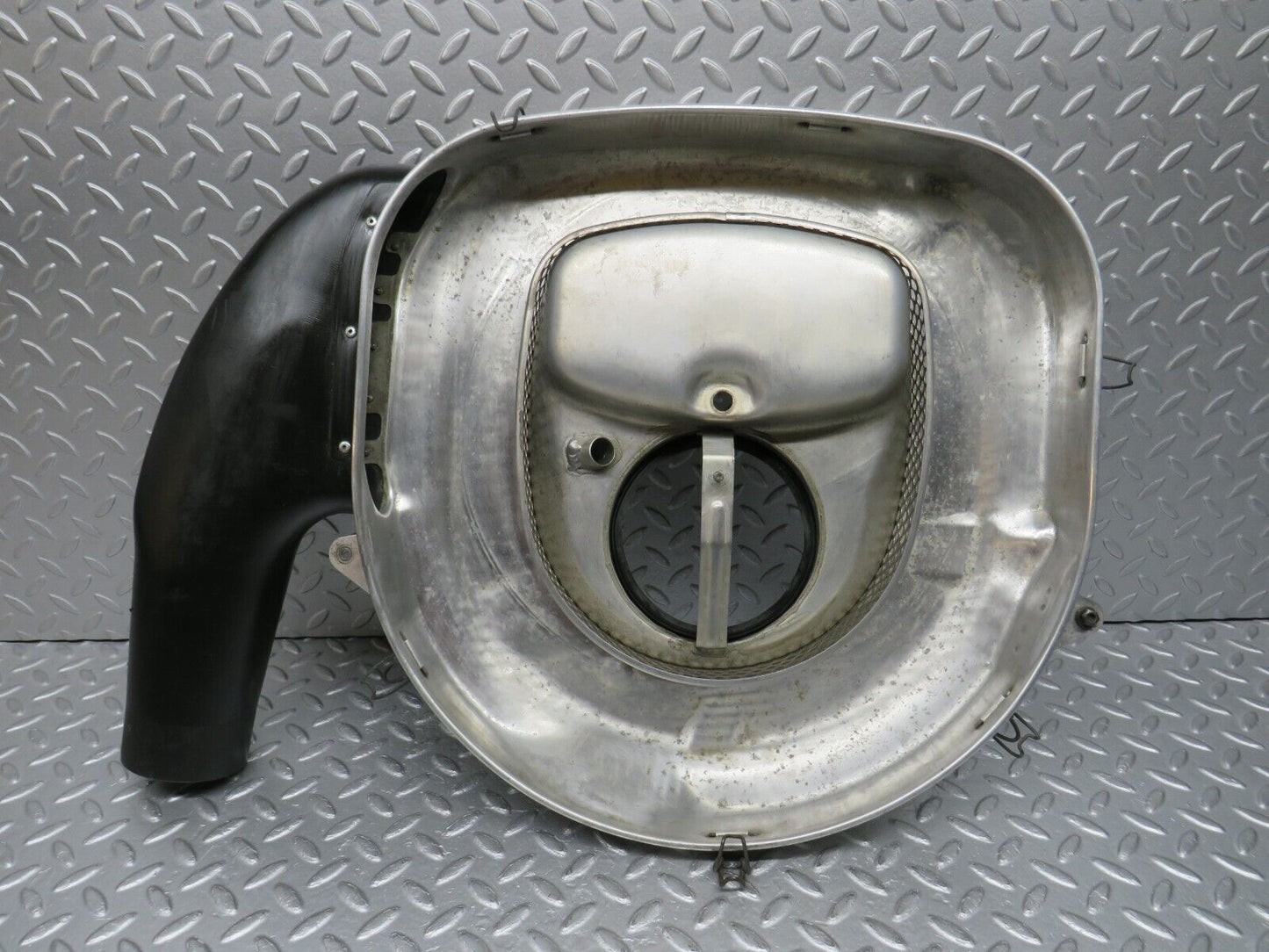 39176 Mercedes-Benz R107 500SL Aluminium Air Filter Housing 0100948602