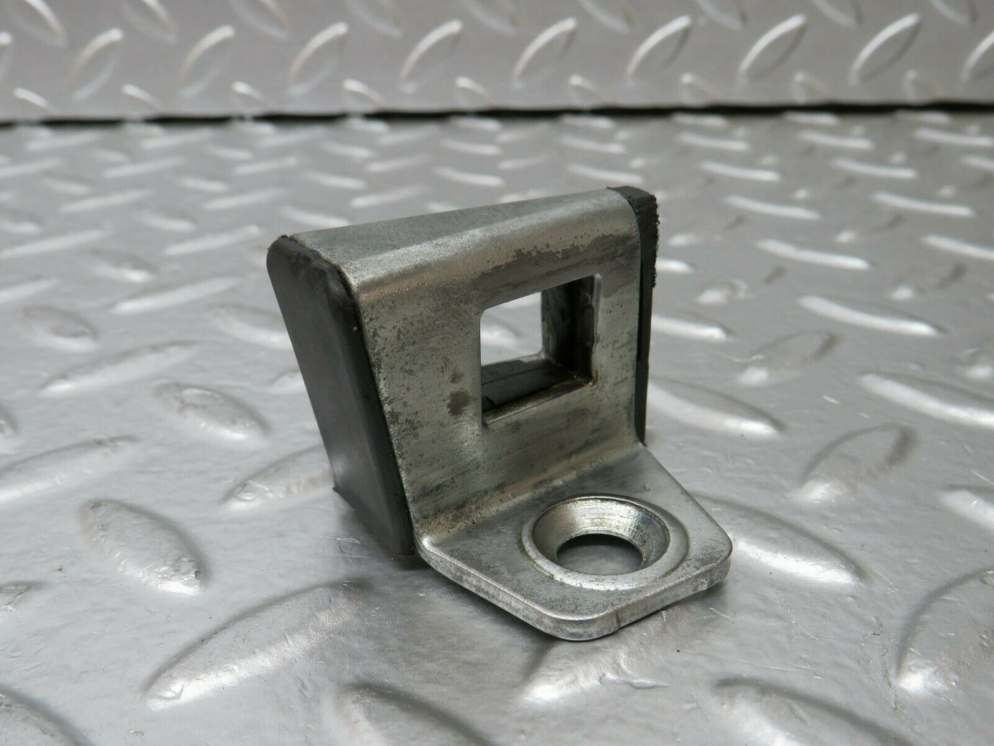 24313 Mercedes-Benz S124 220TE Wagon Door Lock Latch