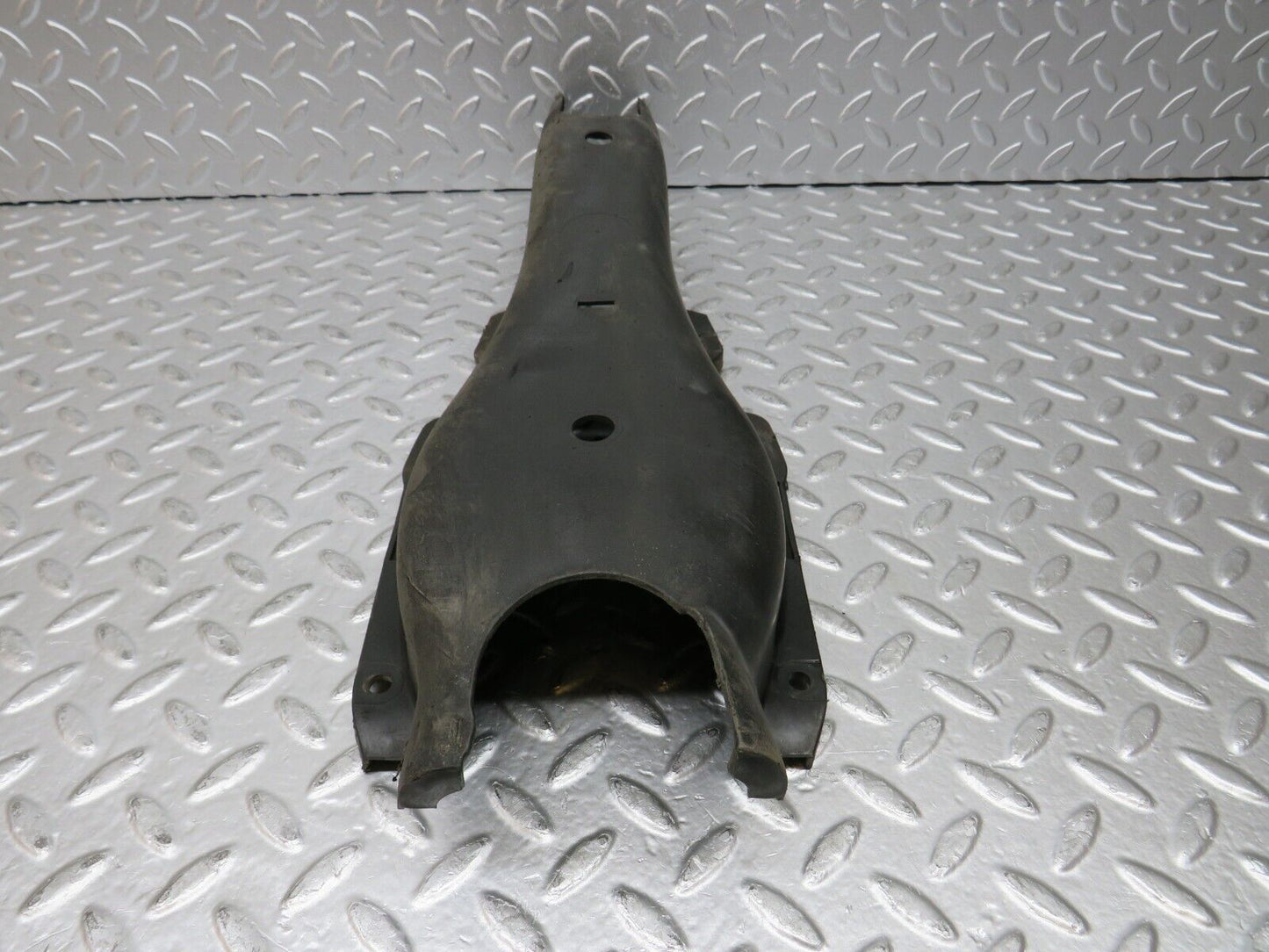 30209 Mercedes-Benz W220 S430 Rear Right Control Arm Cover 2203521188