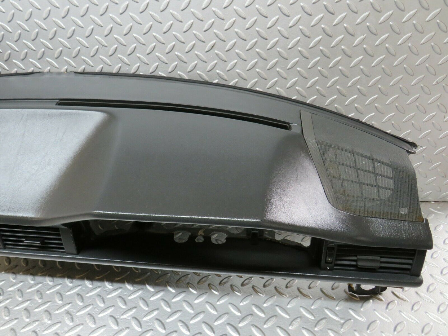 24255 Mercedes-Benz S124 220TE Wagon Dashboard Black