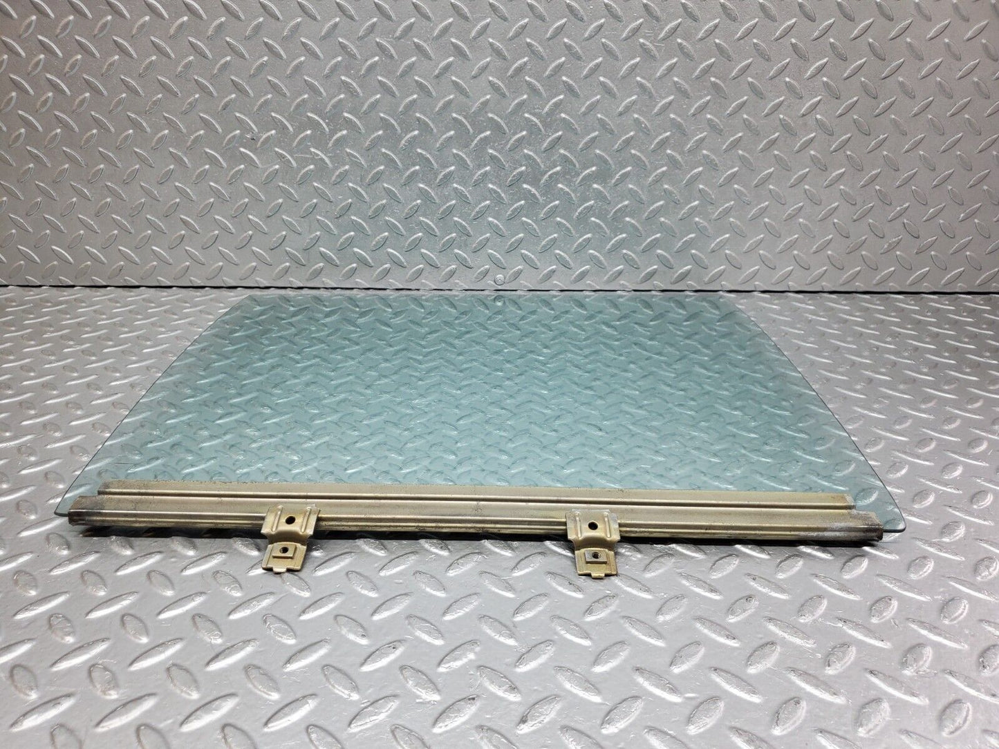 44366 Mercedes-Benz W123 280E Rear Right Door Window Glass