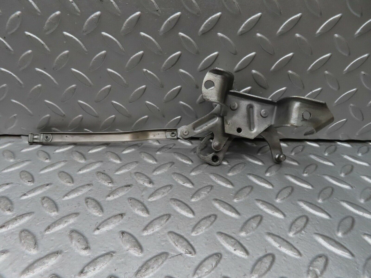 17787 Mercedes-Benz W116 450SEL Throttle Linkage