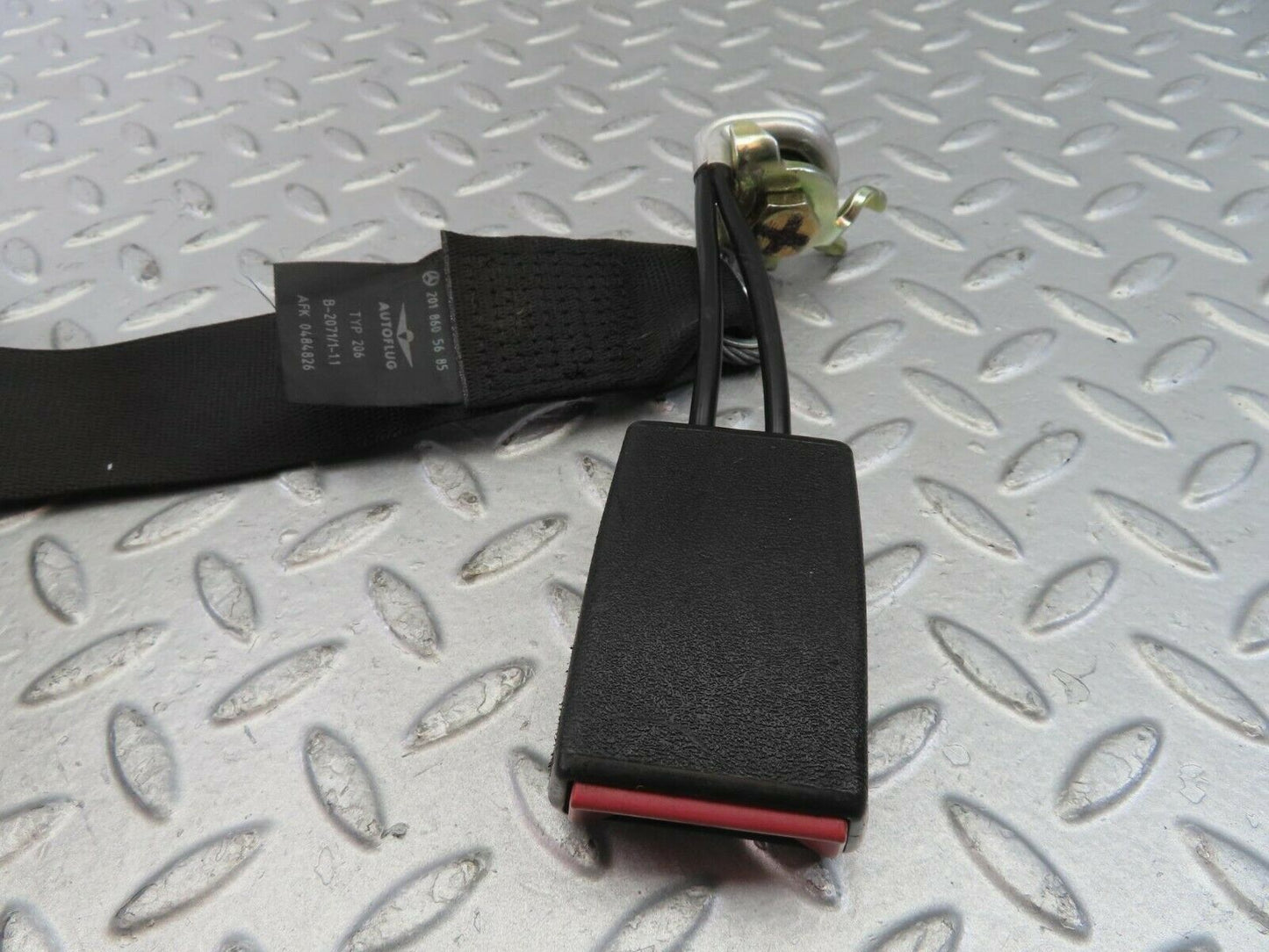 10384 Mercedes-Benz W201 190E Rear Middle Seat Belt With Buckle 2018605685