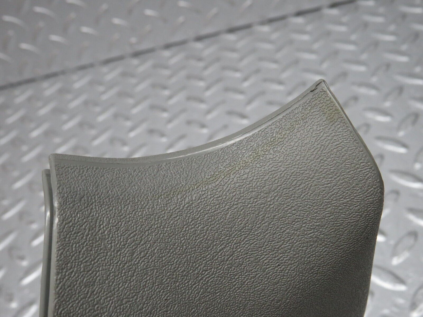 32324 Mercedes-Benz S124 300TE B Pillar Lower Cover Right Side Grey 1246920422