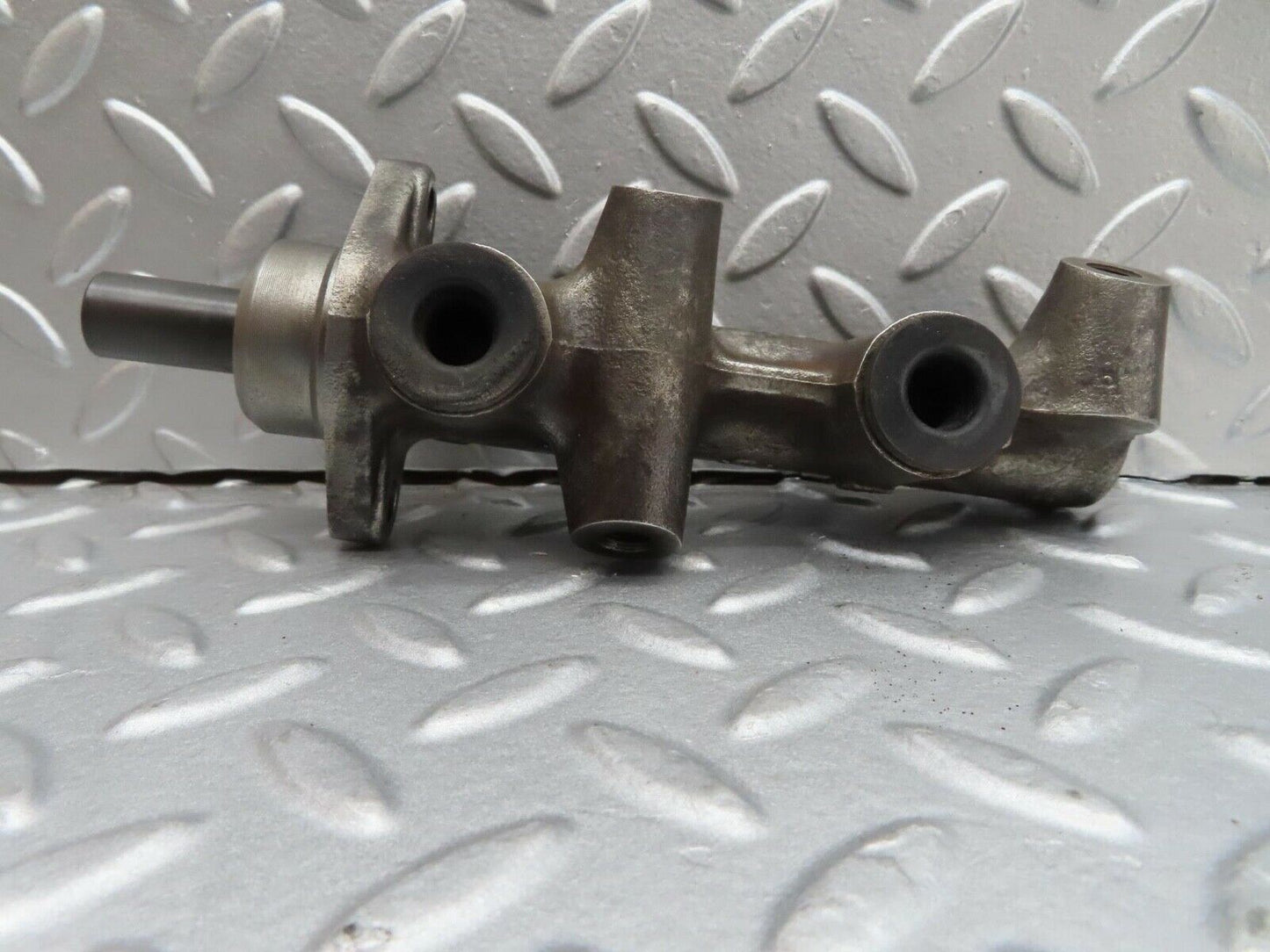 16082 Mercedes-Benz W123 280E Brake Master Cylinder Ate